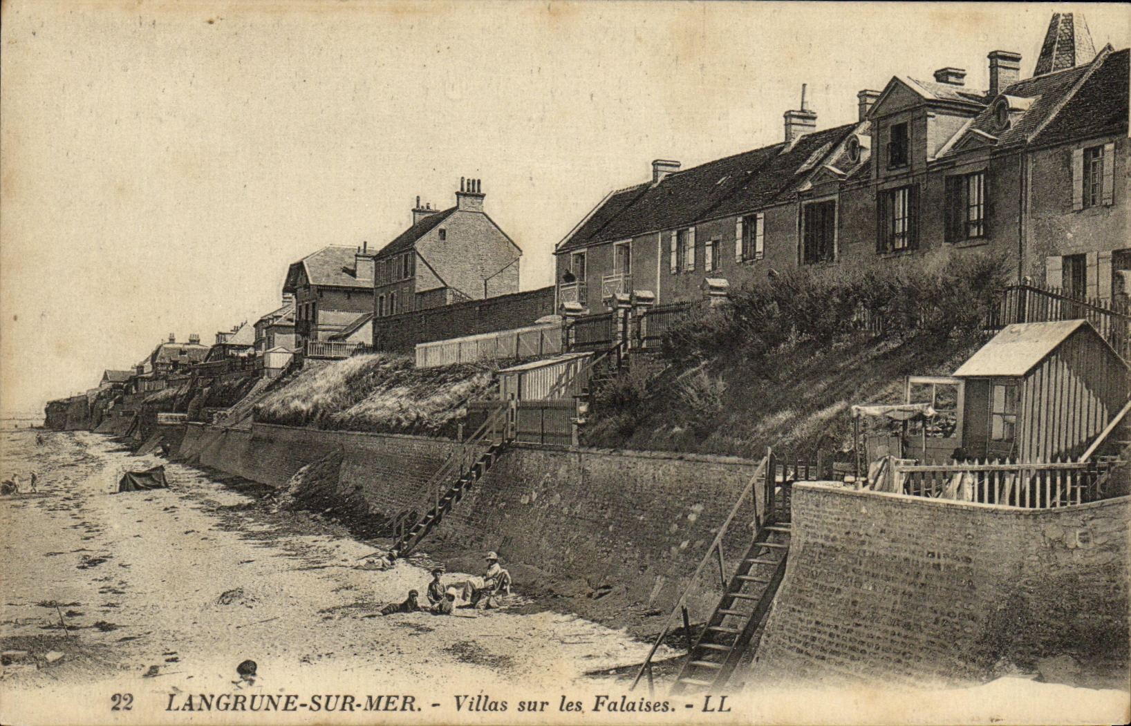 VINTAGE POSTCARD Langrune On Sea Villas On Cliffs