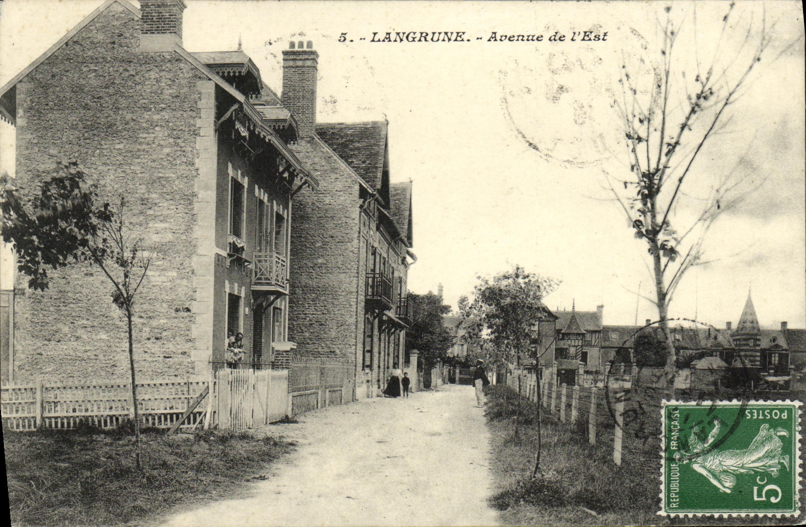 VINTAGE POSTCARD Langrune Avenue of L Is