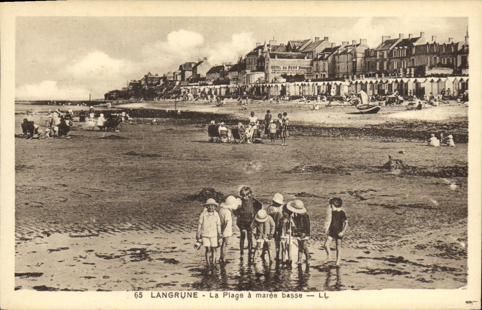 VINTAGE POSTCARD Langrune the Beach has Low tide Children