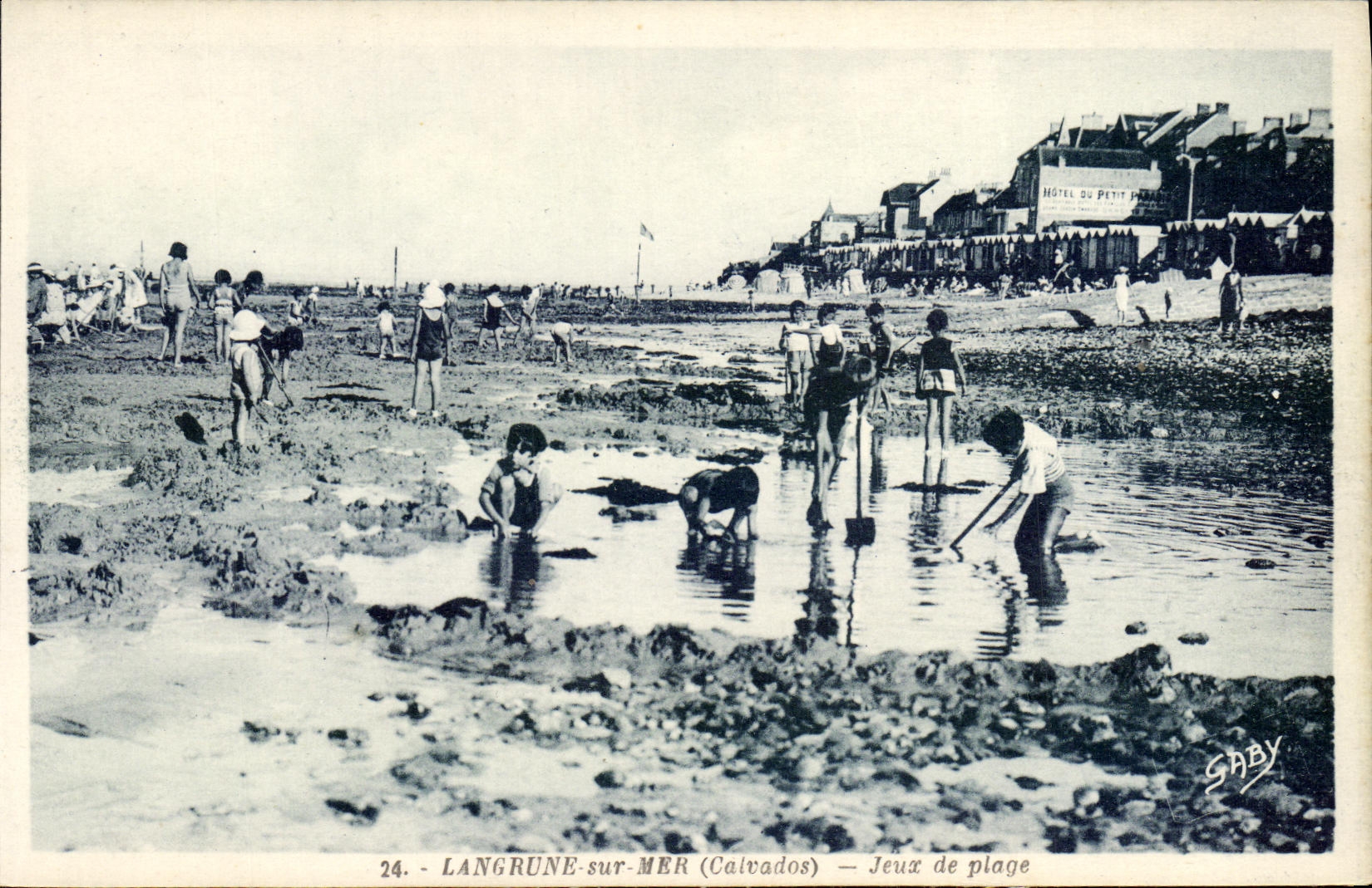 VINTAGE POSTCARD Langrune On Sea Plays of Beach