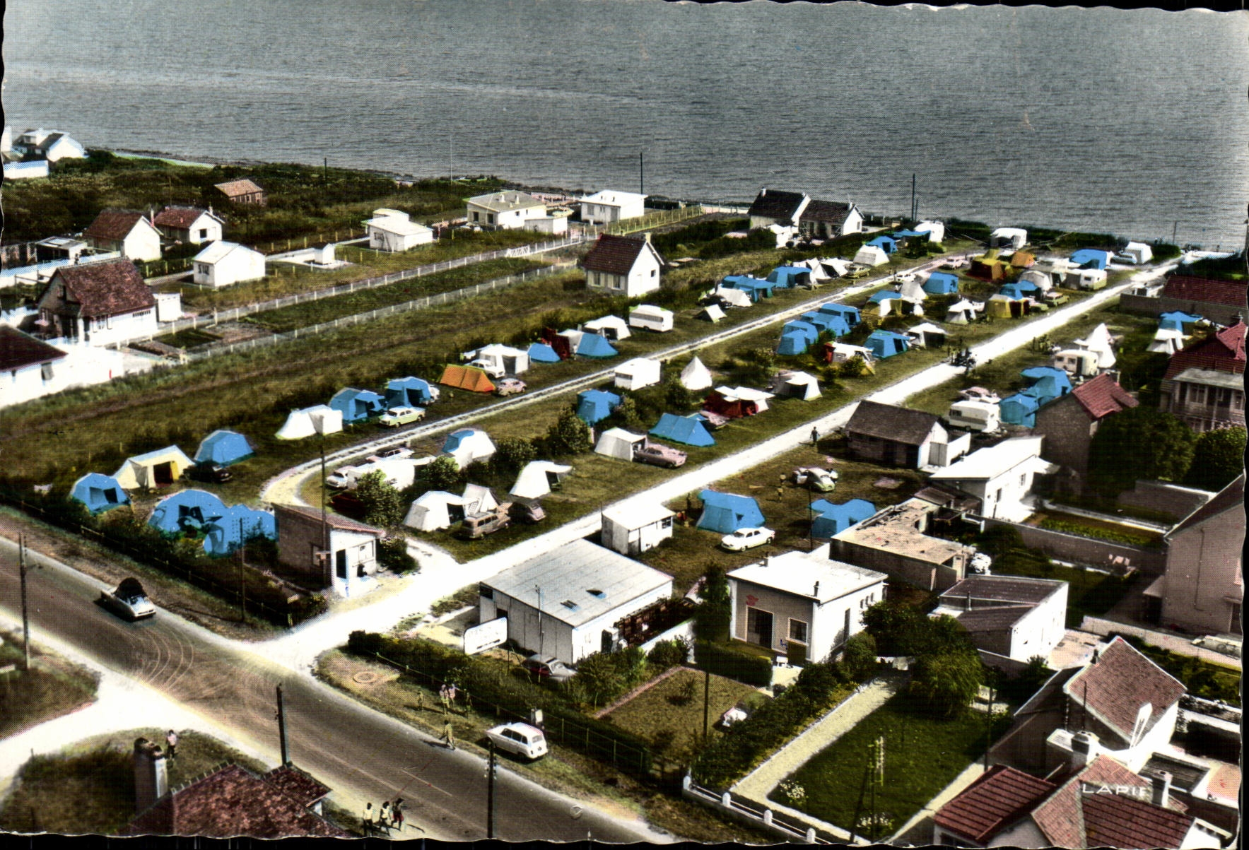 MODERN CARD Lion sur Mer In plane With the Top