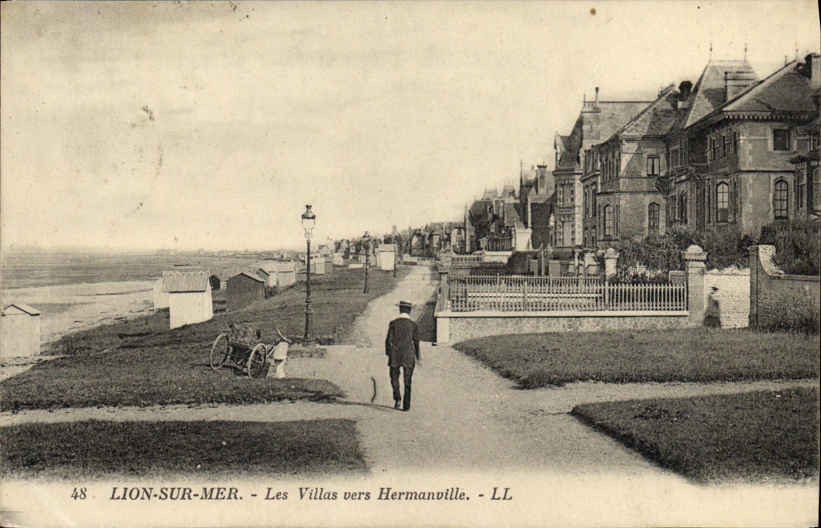 VINTAGE POSTCARD Lion sur Mer Villas Towards Hermanville