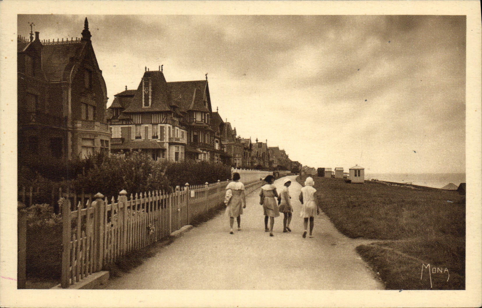 VINTAGE POSTCARD Lion sur Mer the maritime boulevard