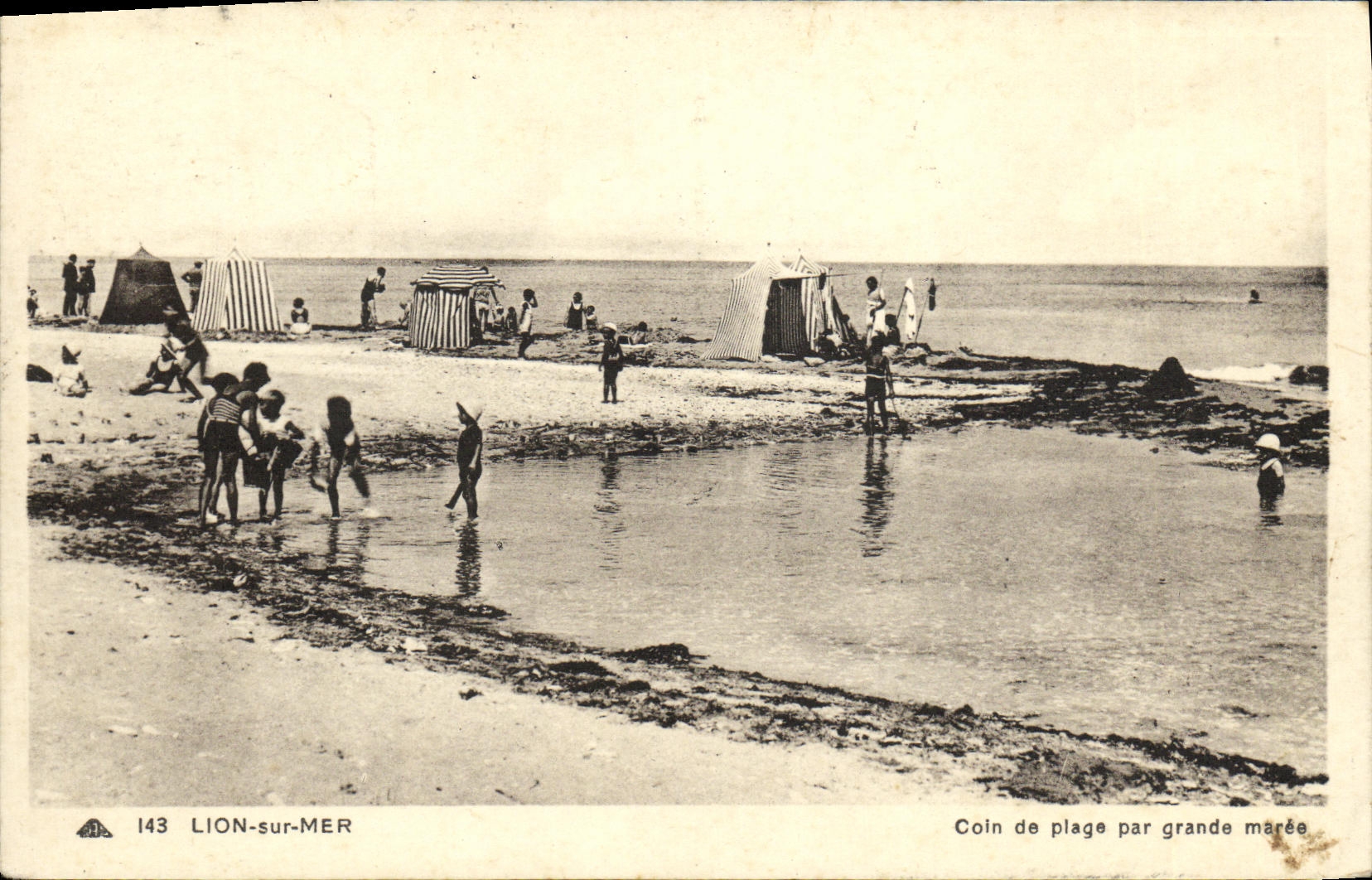 Esquina de la POSTAL de la VENDIMIA Lion sur Mer de la playa por marea de resorte