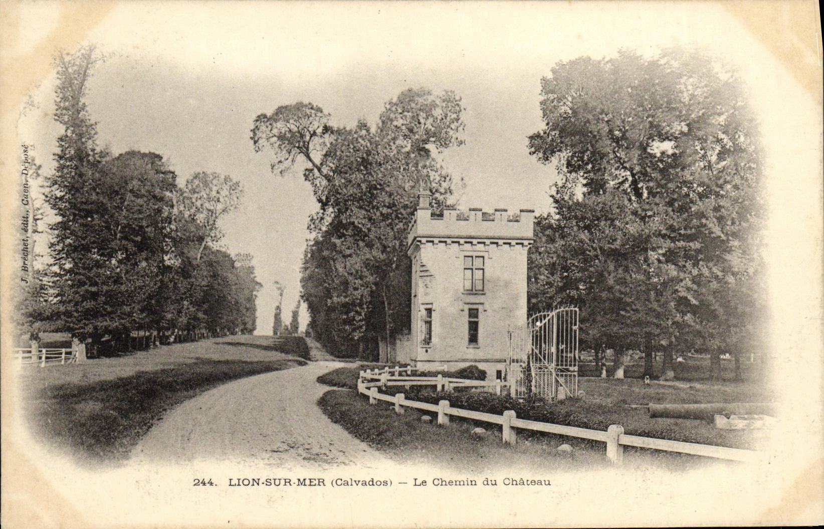 VINTAGE POSTCARD Lion sur Mer the Way of the Castle