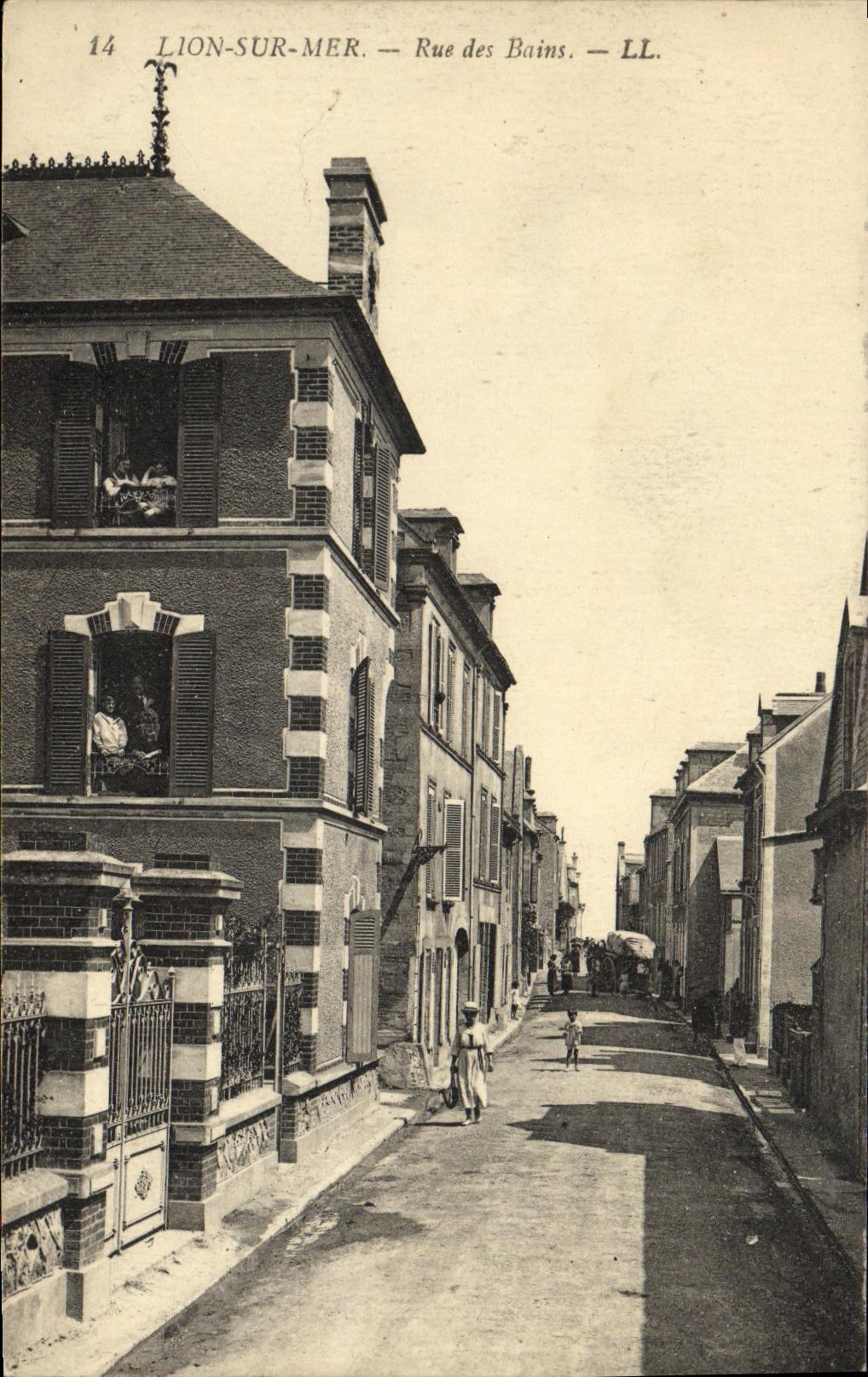 VINTAGE POSTCARD Lion sur Mer Street Of the Baths