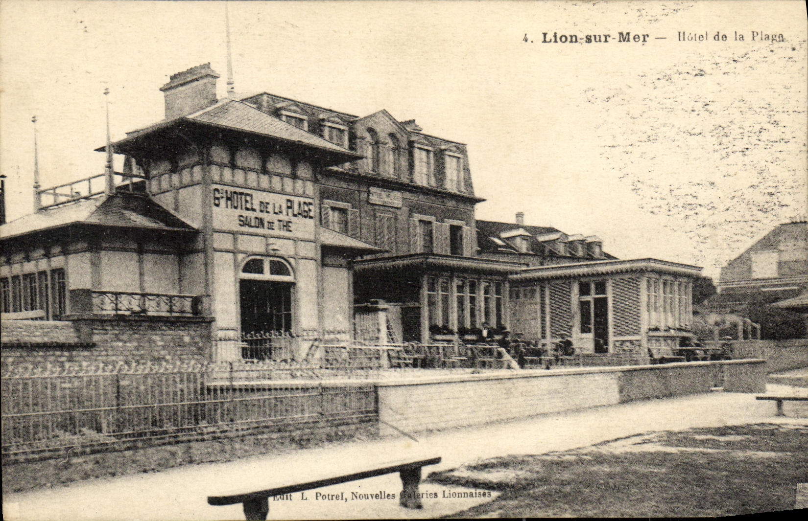 VINTAGE POSTCARD Lion sur Mer Hotel of the beach