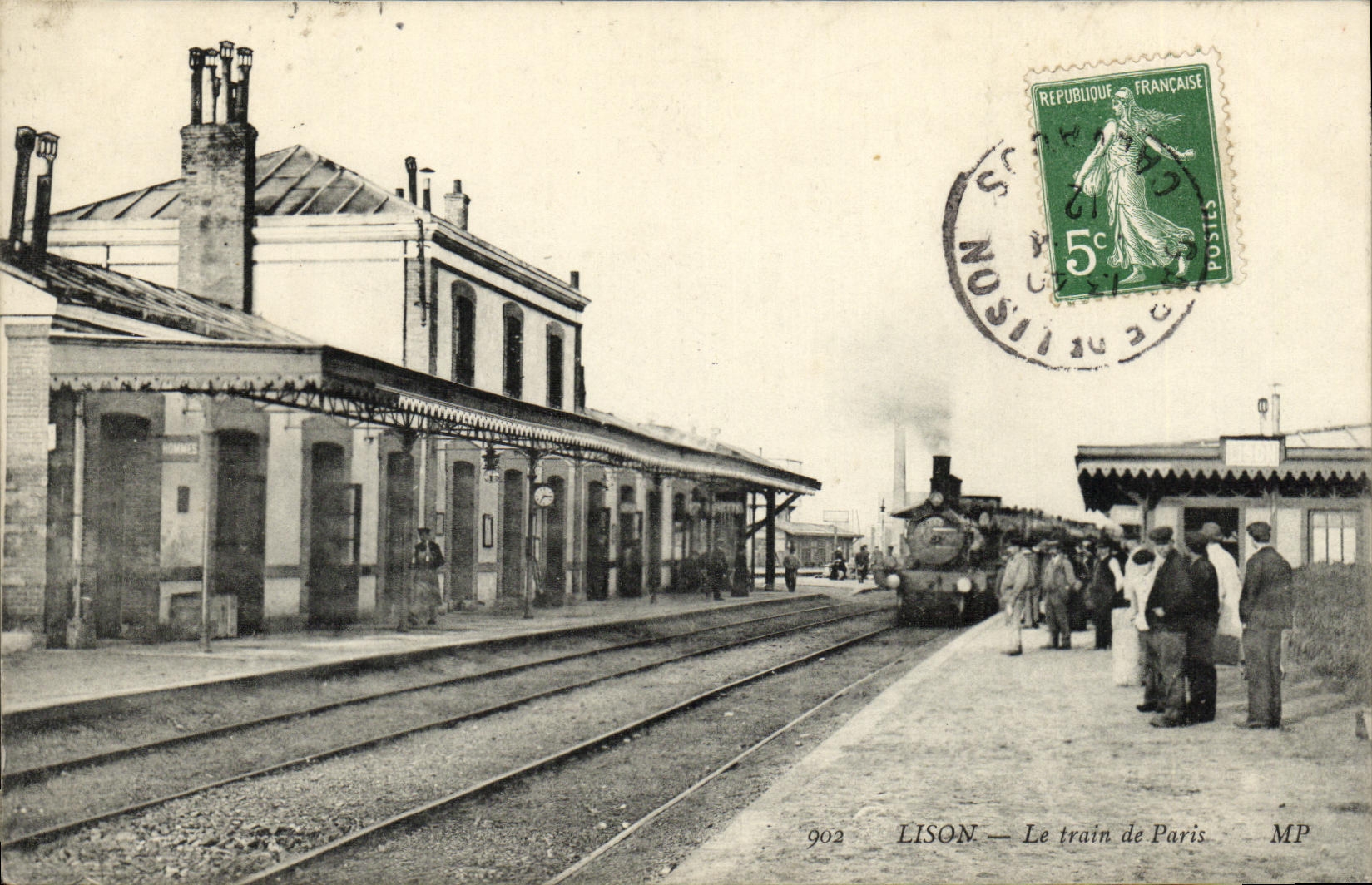 VINTAGE POSTCARD Lison the train of Paris TOP
