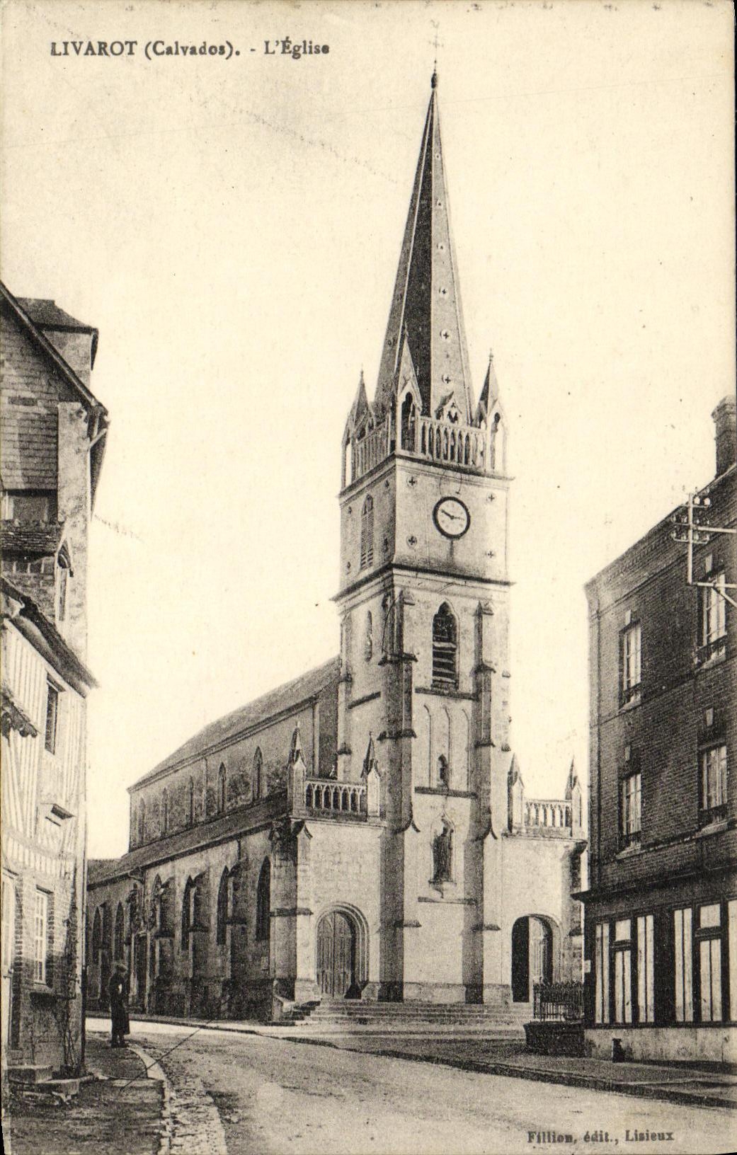 CPA Livarot L Eglise