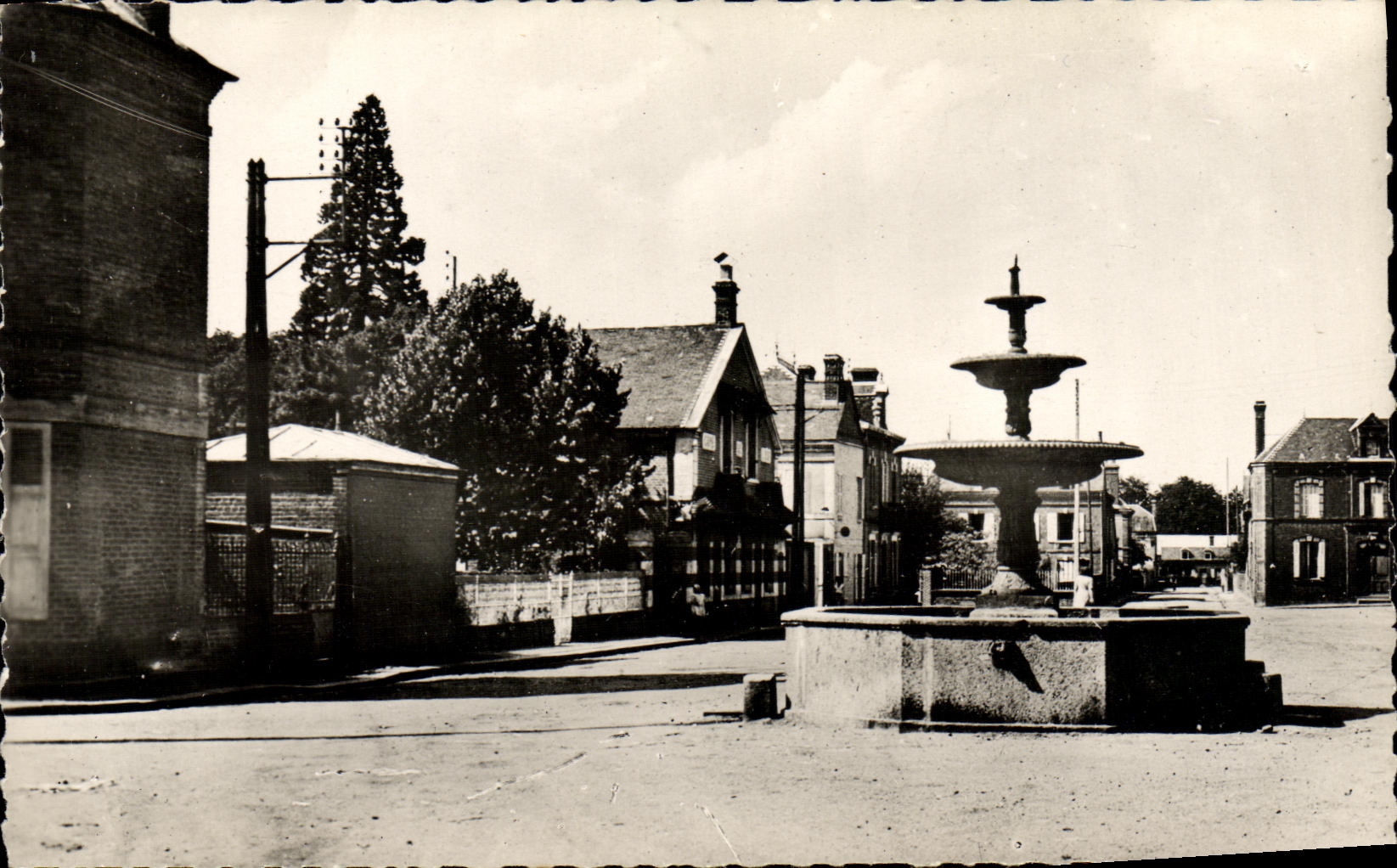CPM Livarot Place Xavier de Maistre