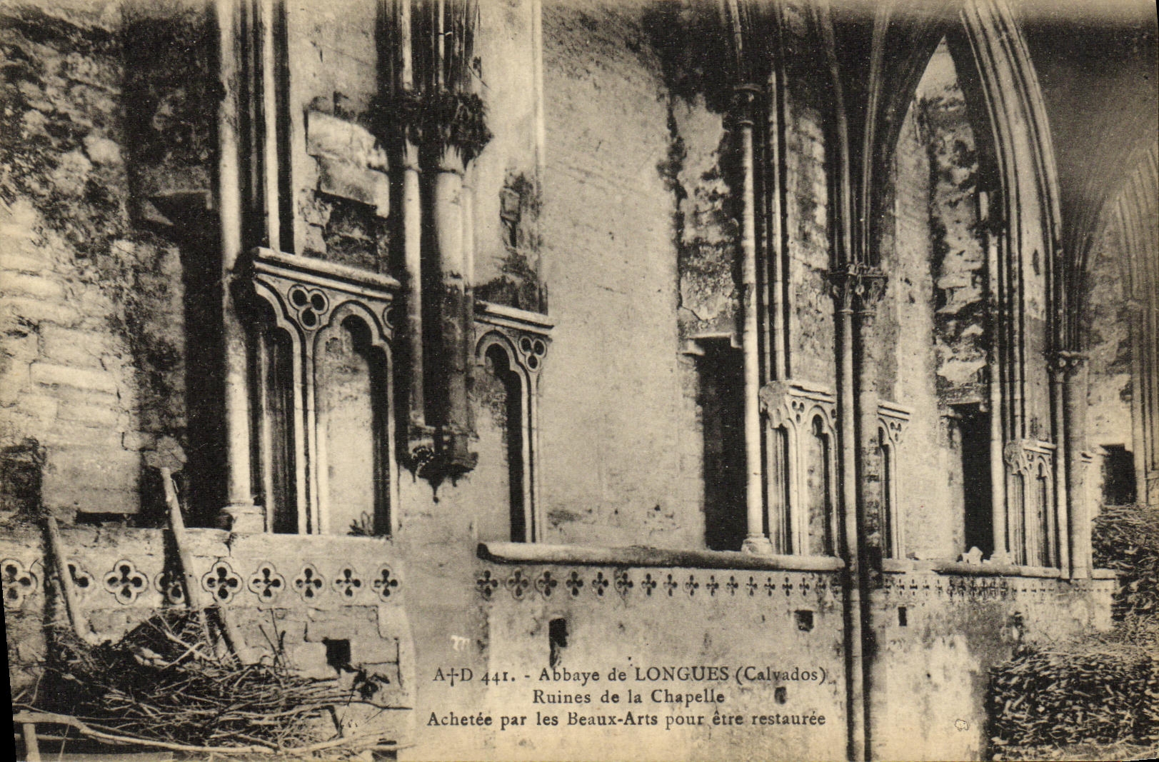 VINTAGE POSTCARD Abbey of Long Ruins of the Vault