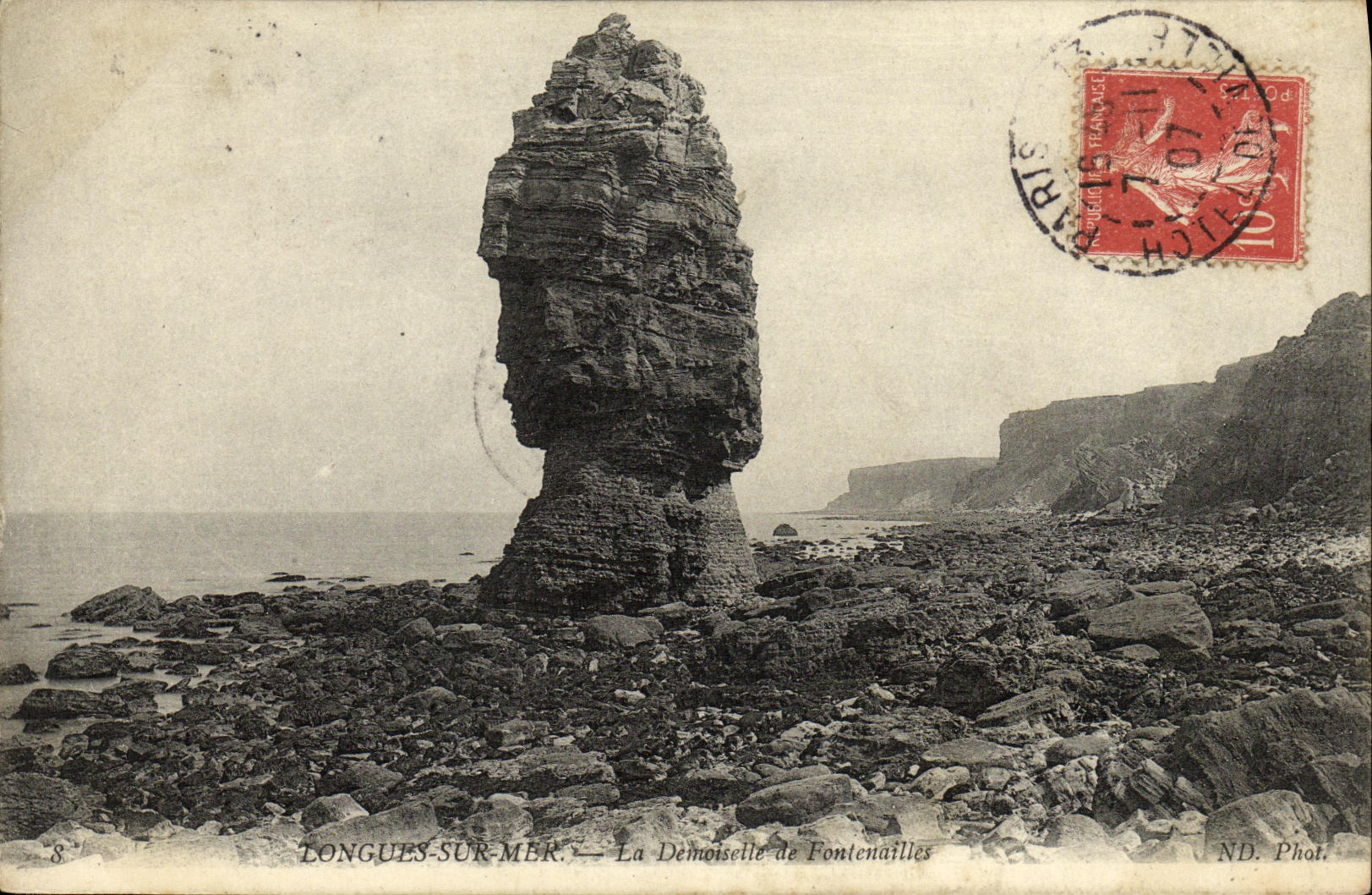 CPA Longues sur Mer La demoiselle de Fontenailles