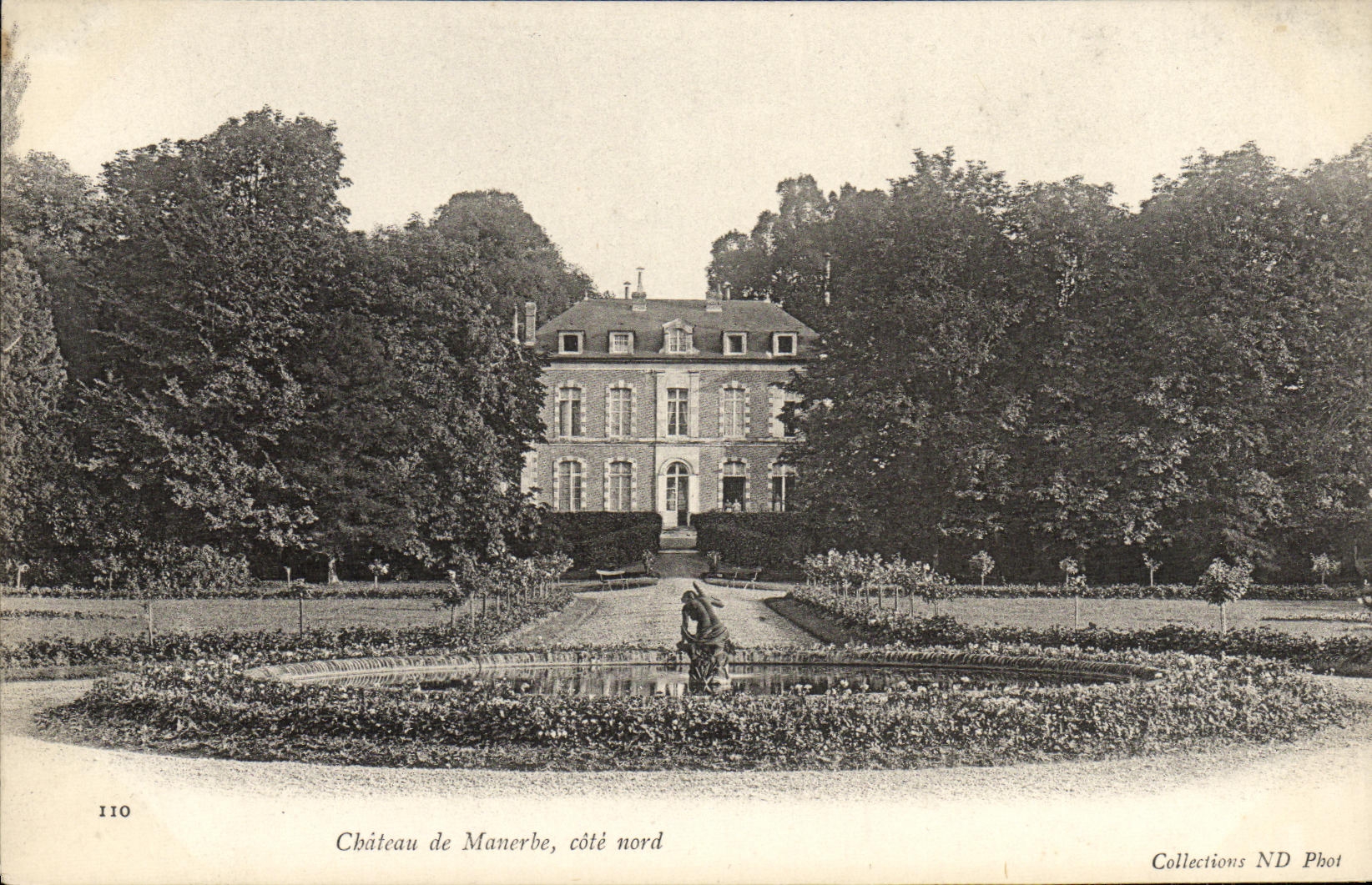 VINTAGE POSTCARD Castle of Manerbe dimensions northern