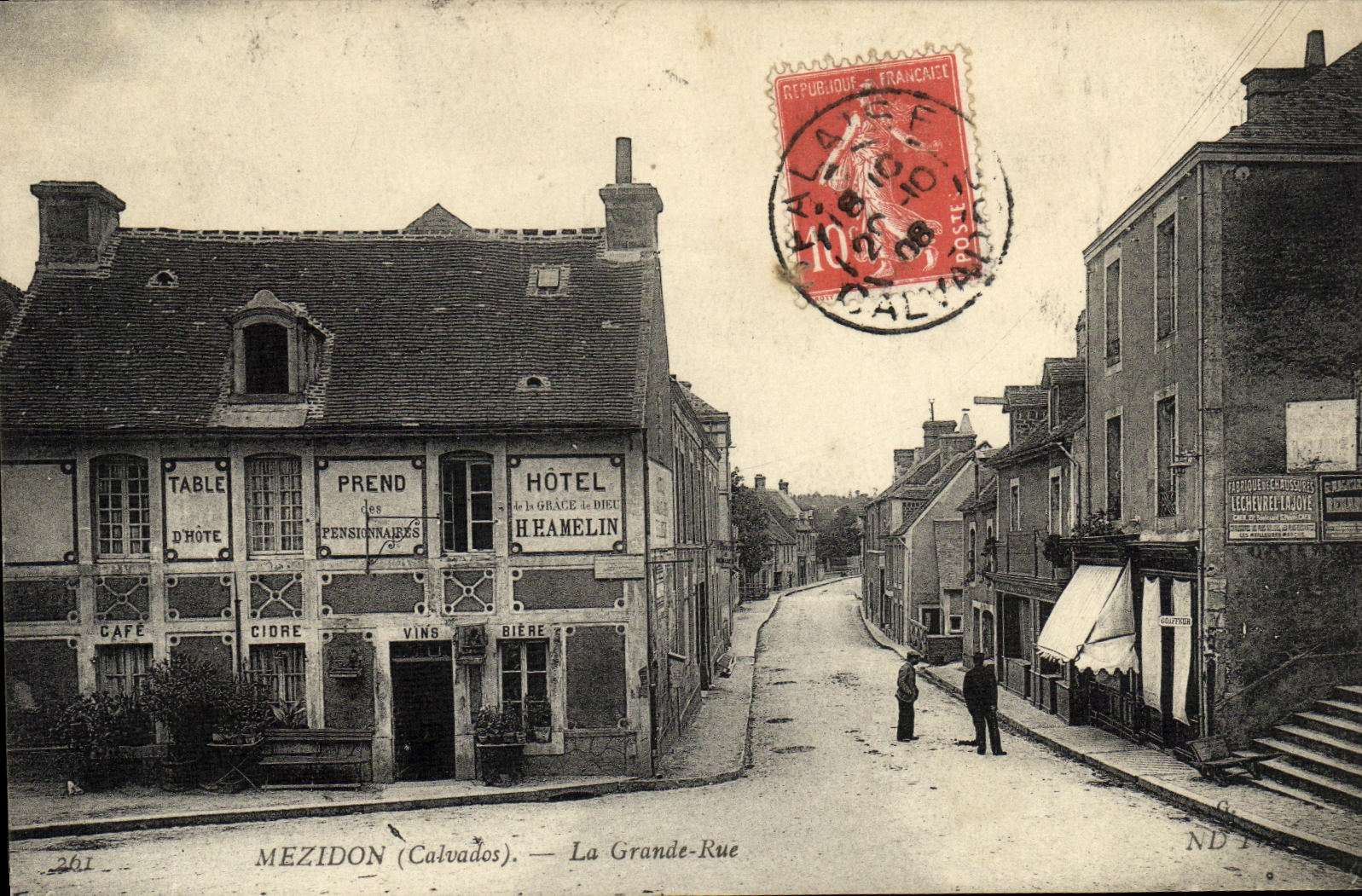 CPA Mezidon La Grand Rue Hotel de la Grace de Dieu Hamelin 