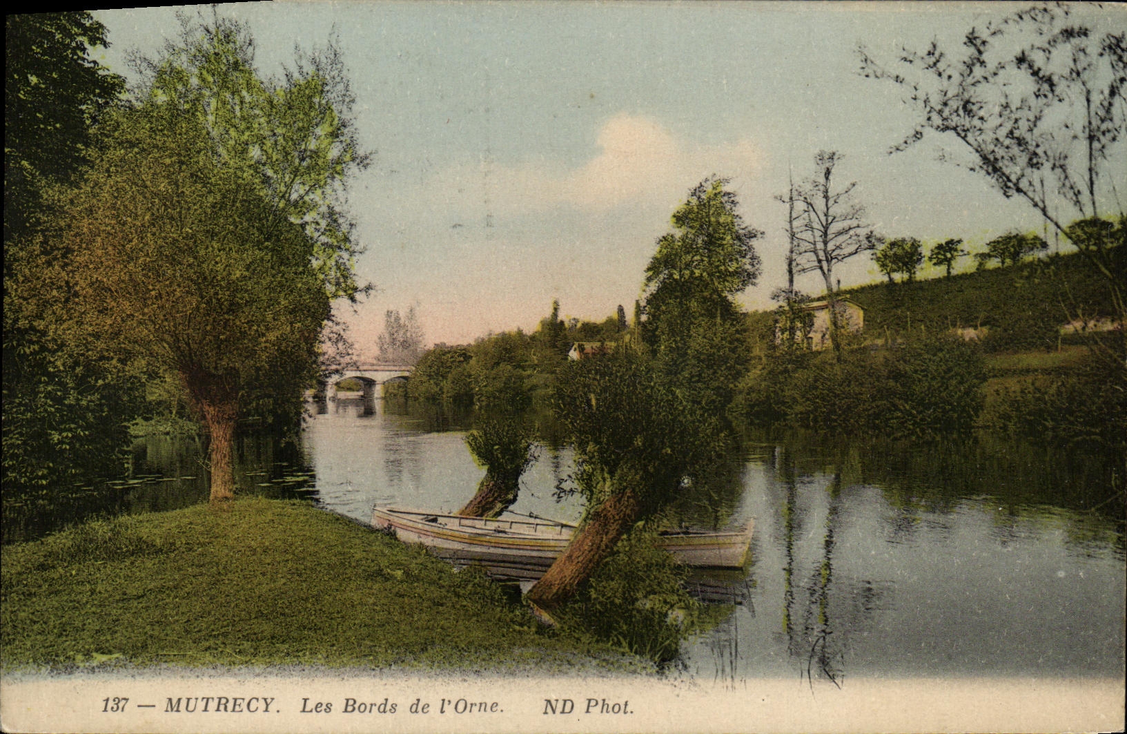 POSTAL Mutrecy de la VENDIMIA que los bordes de L adornan