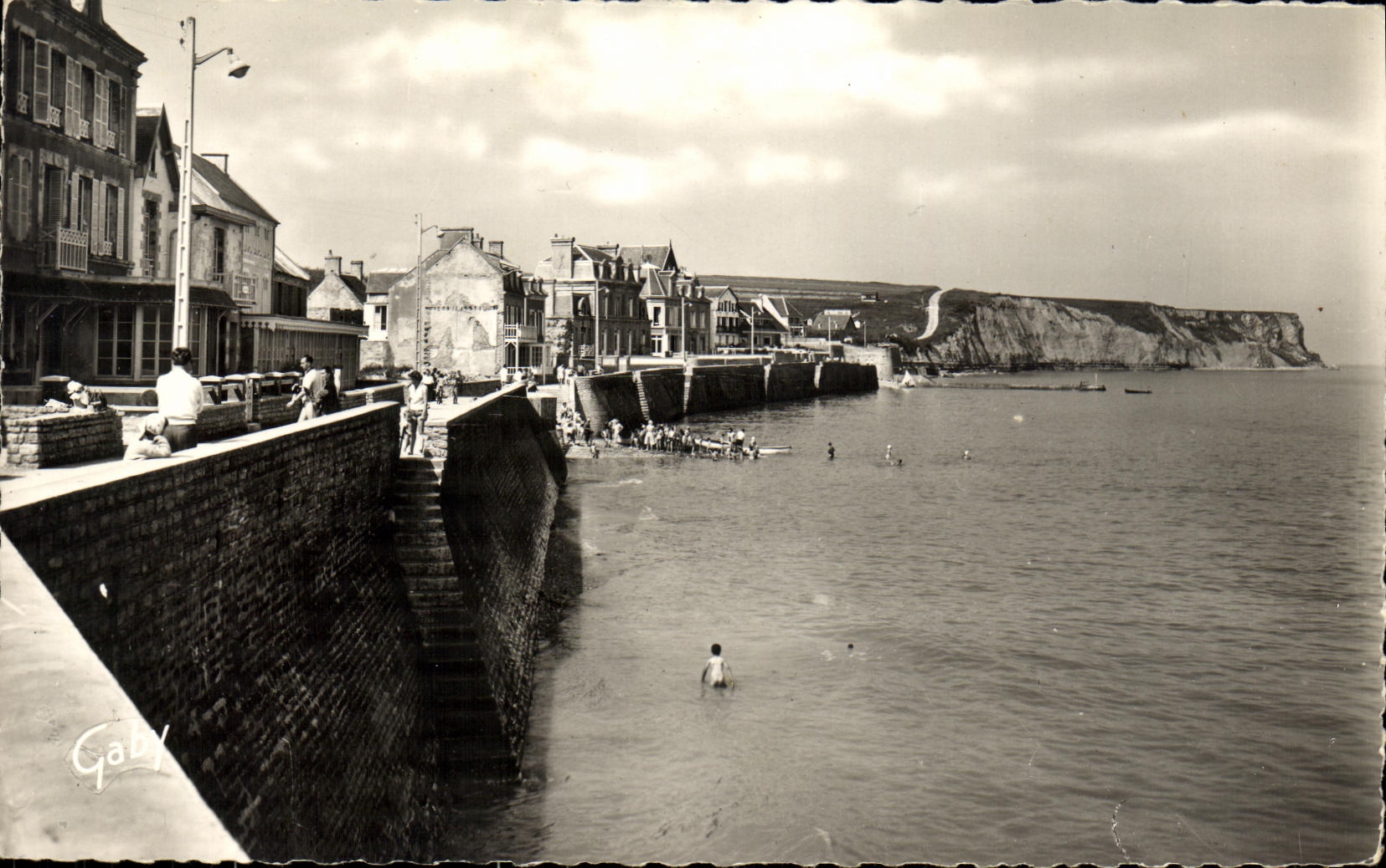 MODERN CARD Arromanches the Dam and Top of Tracy