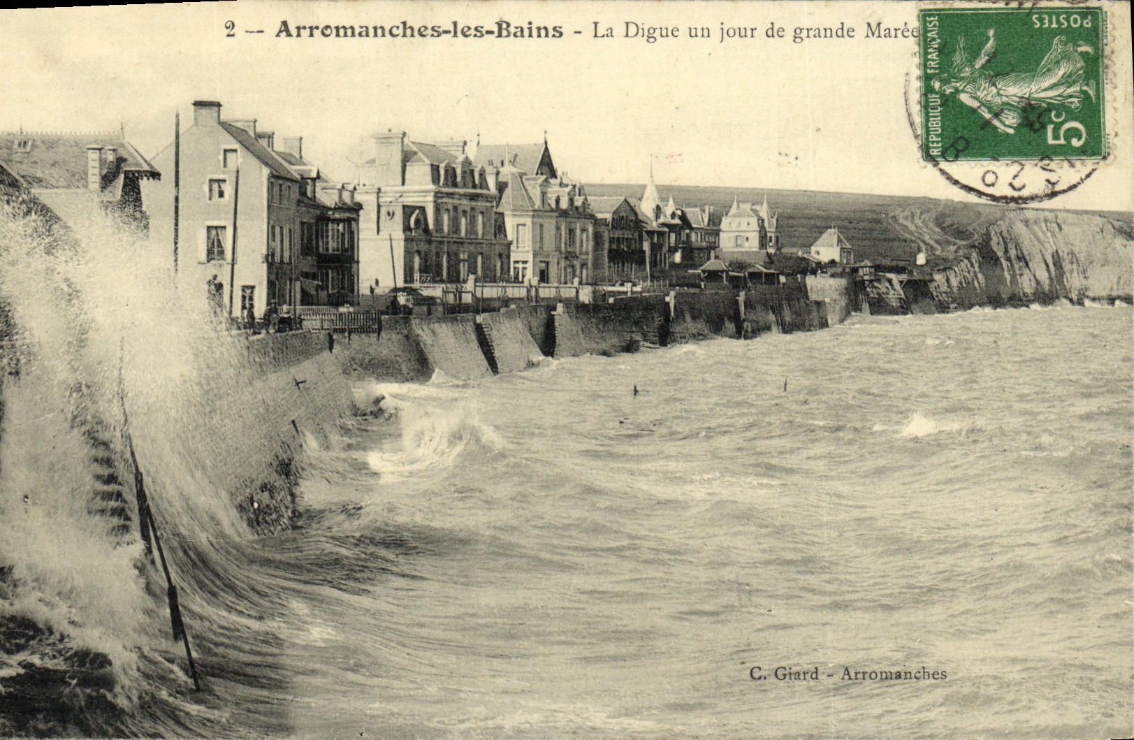 VINTAGE POSTCARD Arromanches the Dam one day of Spring tide