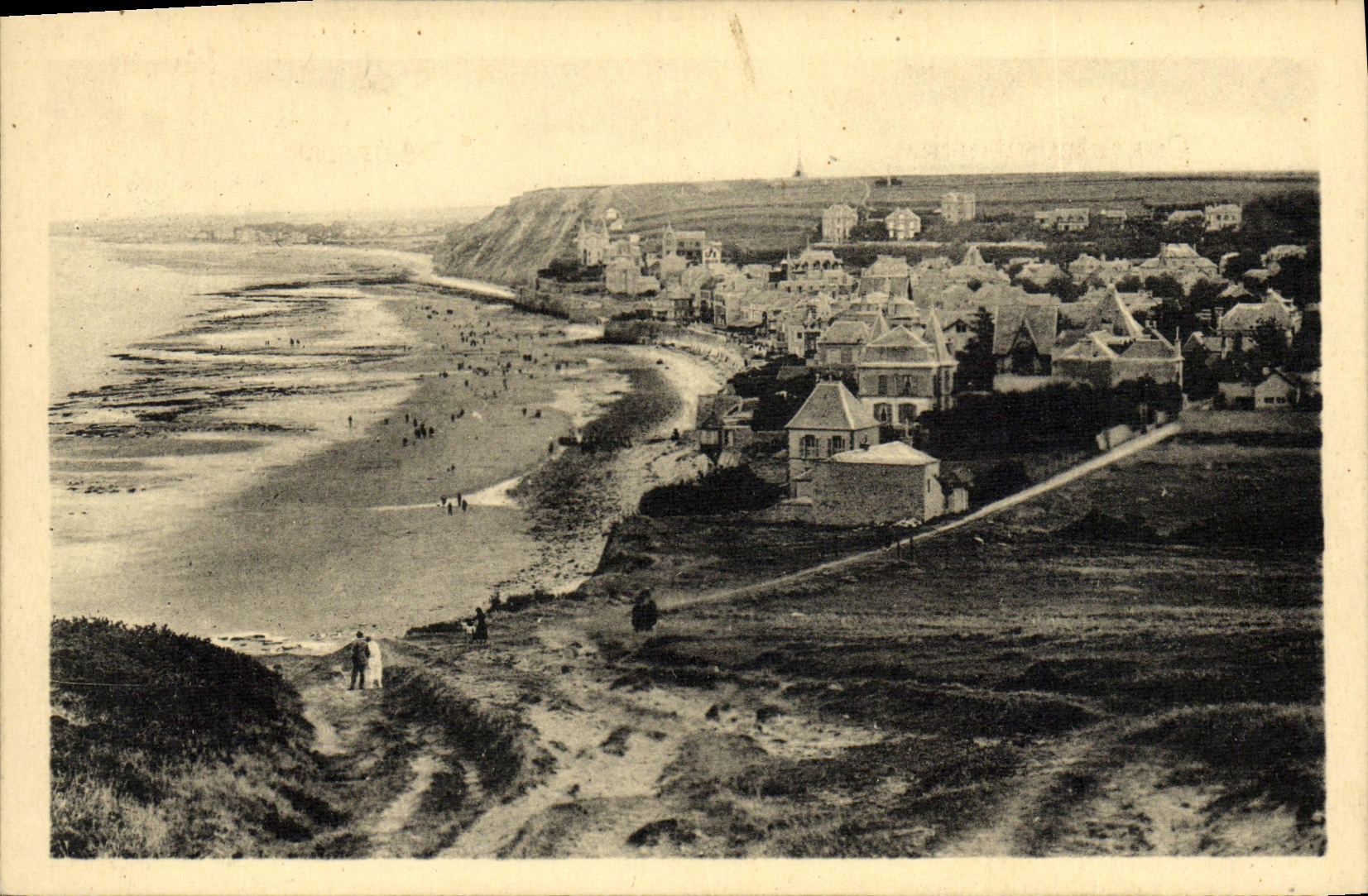 Opinion de Arromanches de la POSTAL de la VENDIMIA tomada de acantilados de Tracy