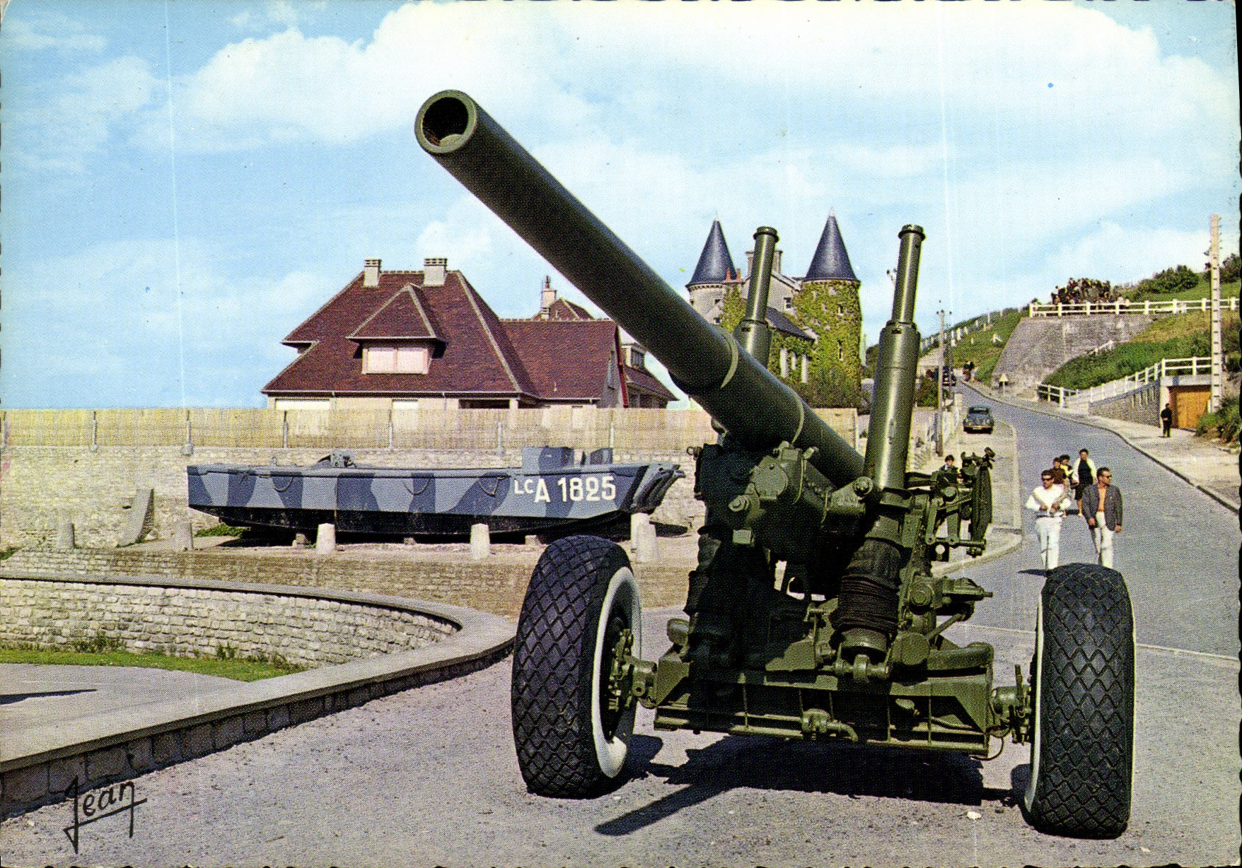 POSTAL MODERNA las playas de Arromanches del Militaria de descarga hacen fuego sobre