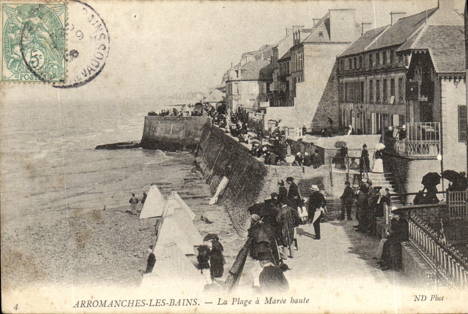 CPA Arromanches La Plage a Maree haute