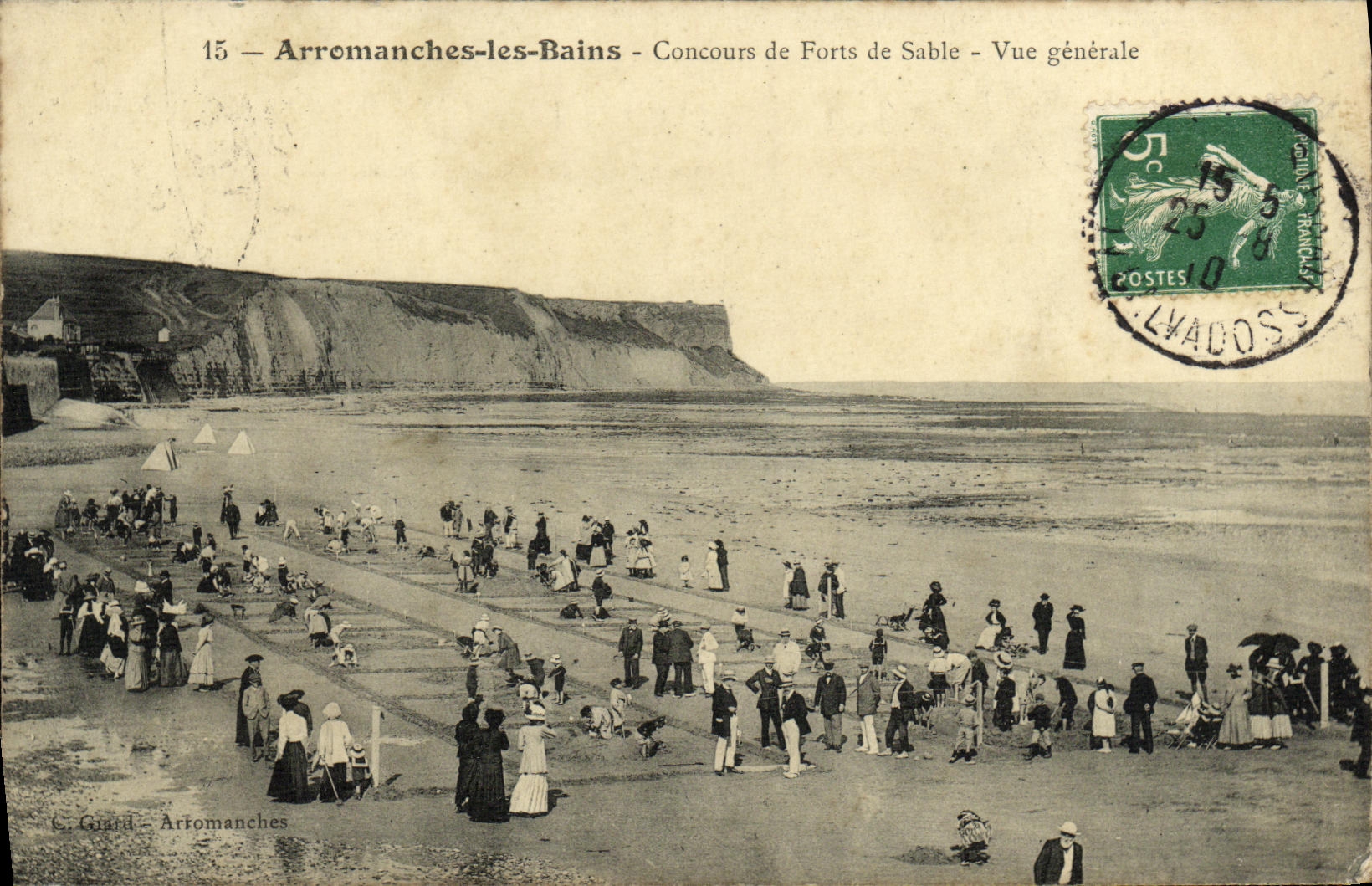 Competencia de Arromanches de la POSTAL de la VENDIMIA les Bains de los ninos de la opinion de las fortalezas de la arena