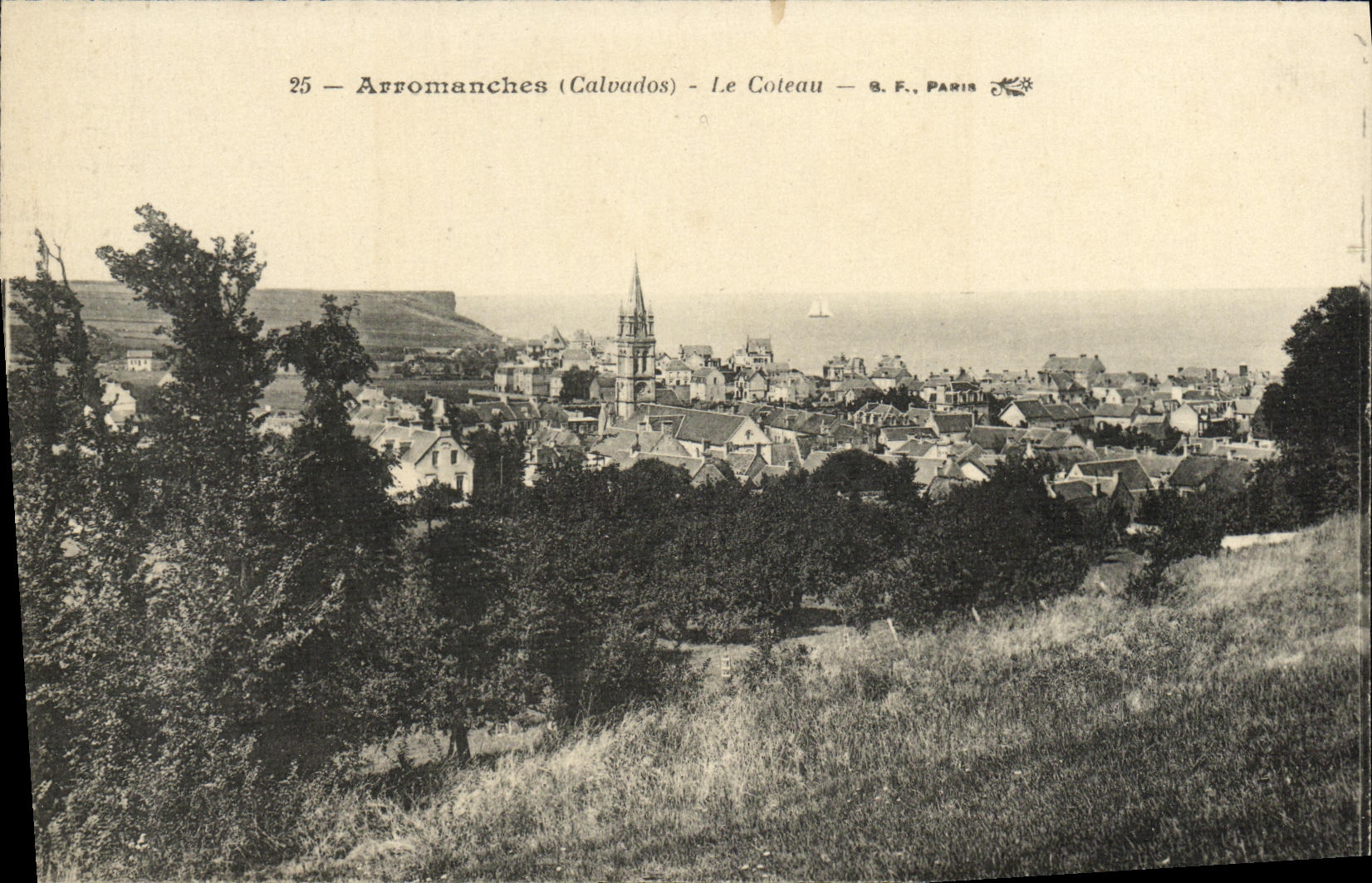CPA Arromanches Les Bains Le coteau