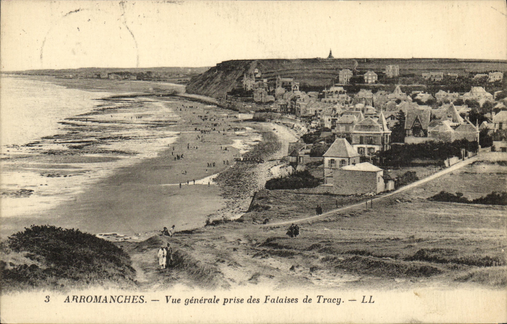 CPA Arromanches Vue Generale Prise des Falaises de Tracy