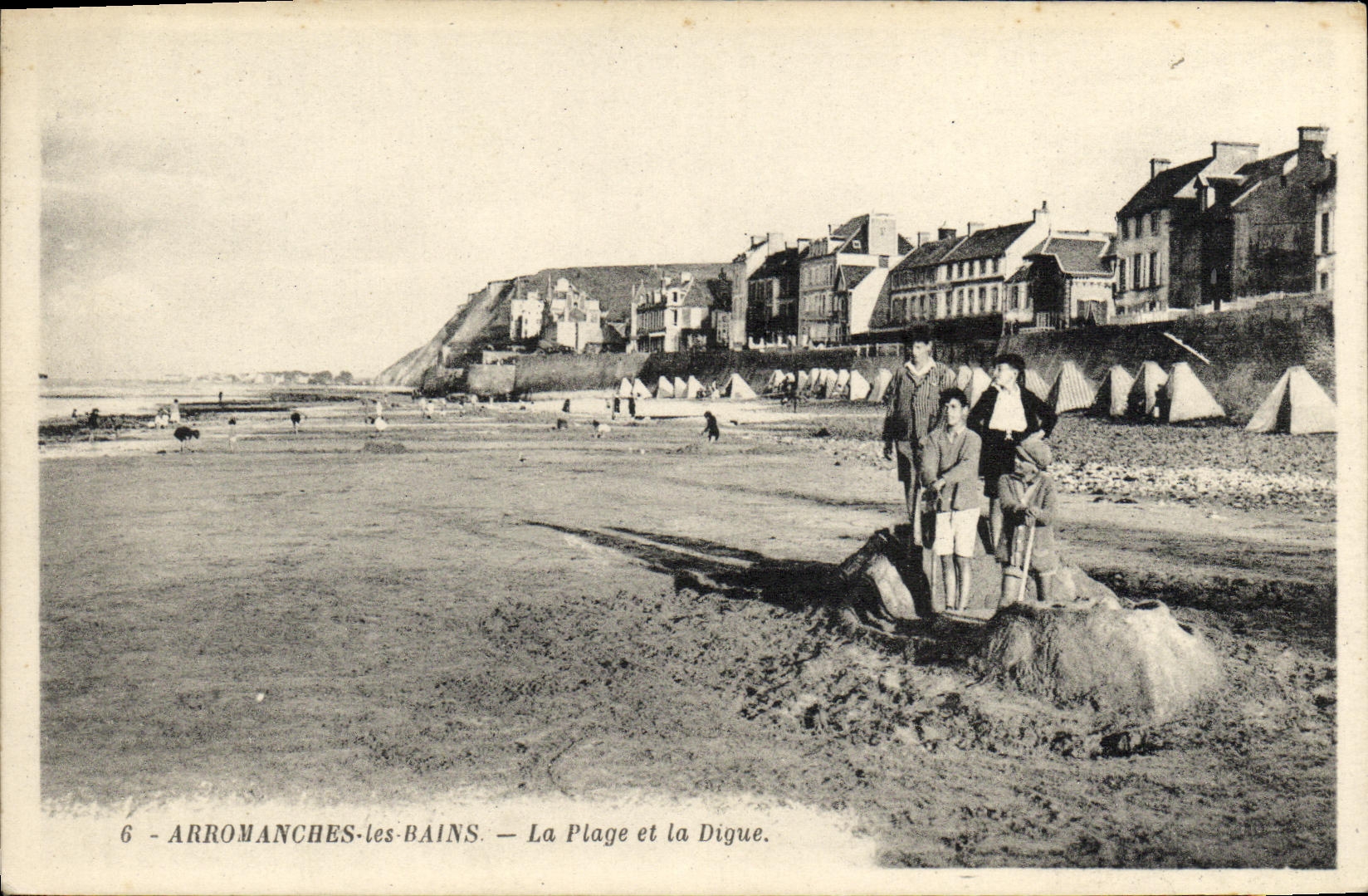 POSTAL Arromanches de la VENDIMIA les Bains la playa y la presa