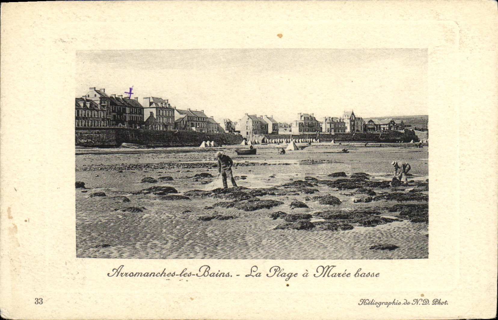 CPA Arromanches La plage a maree basse