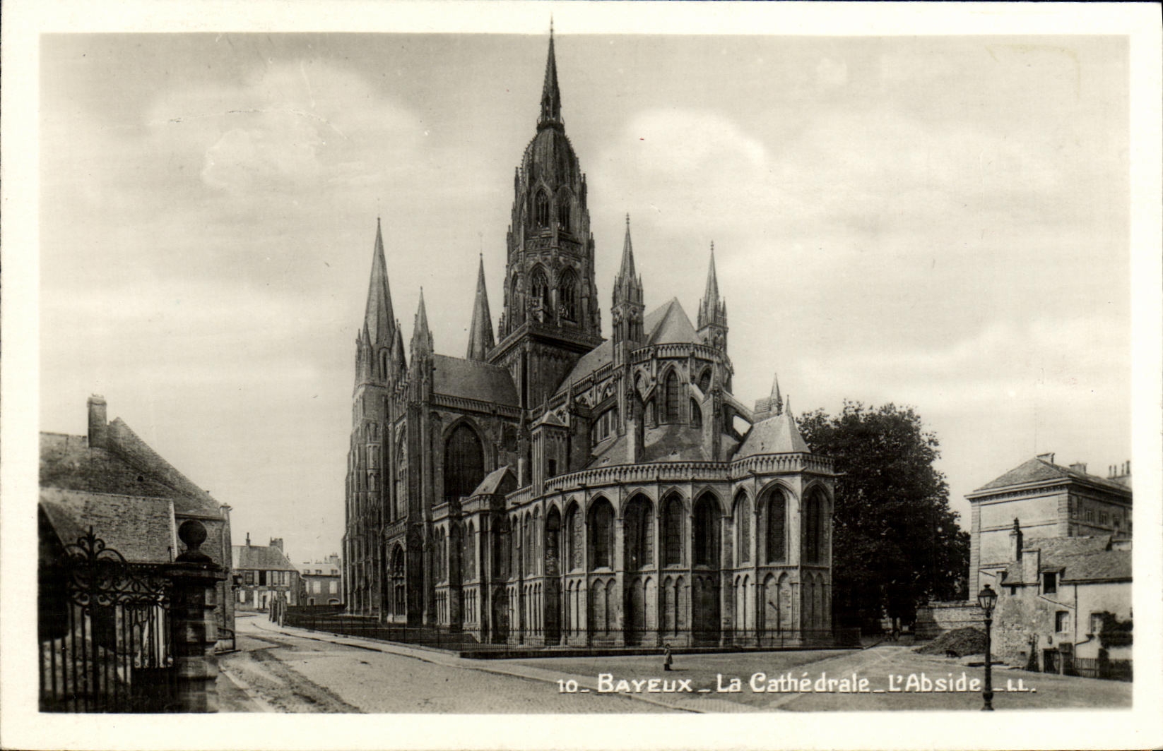 POSTAL MODERNA Bayeux la catedral el portico grande del Transept