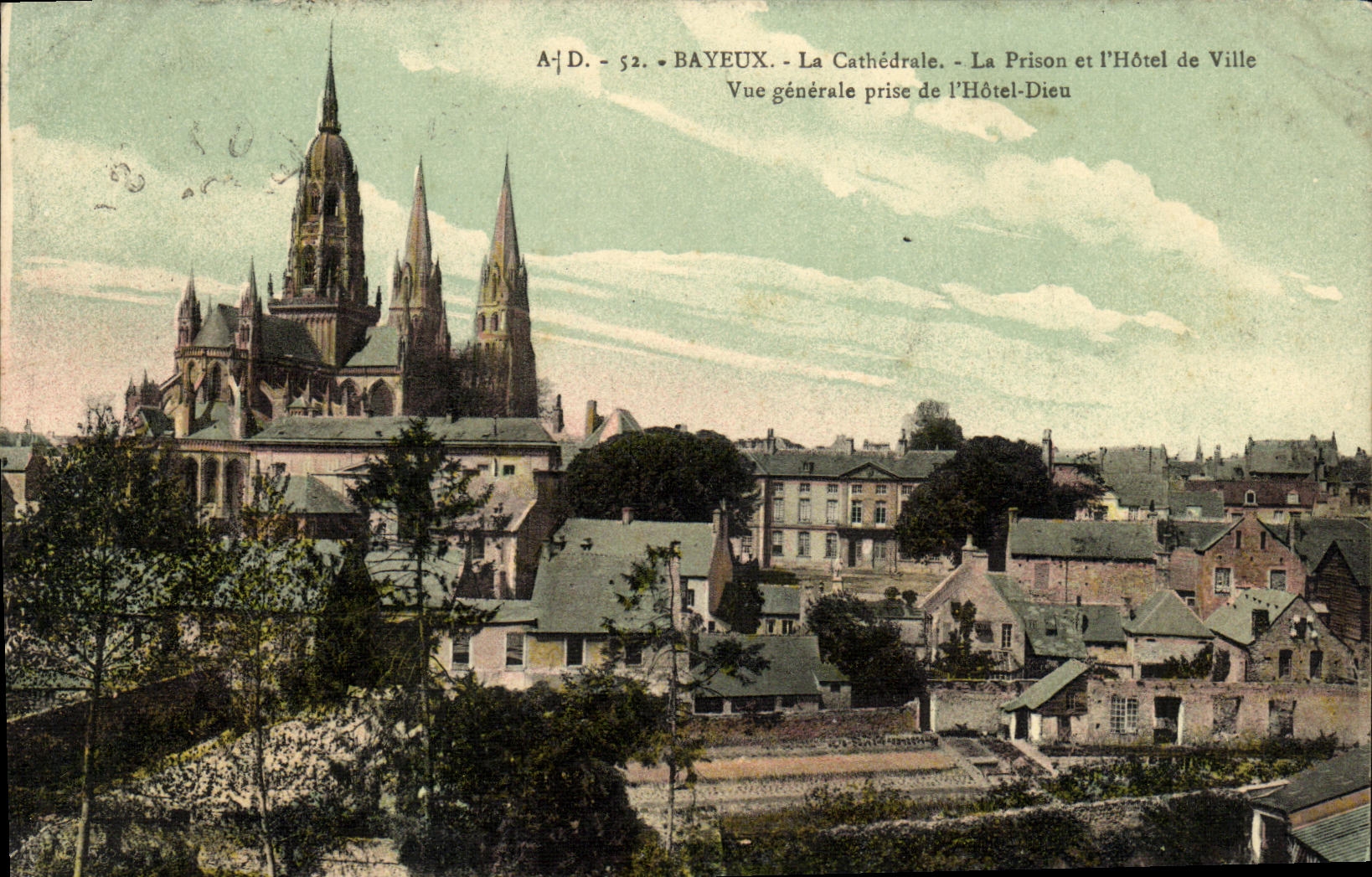 CPA Bayeux Abside de la Cathedrale La Prison et L Hotel de Ville Vue Generale Prise de L Hotel Dieu