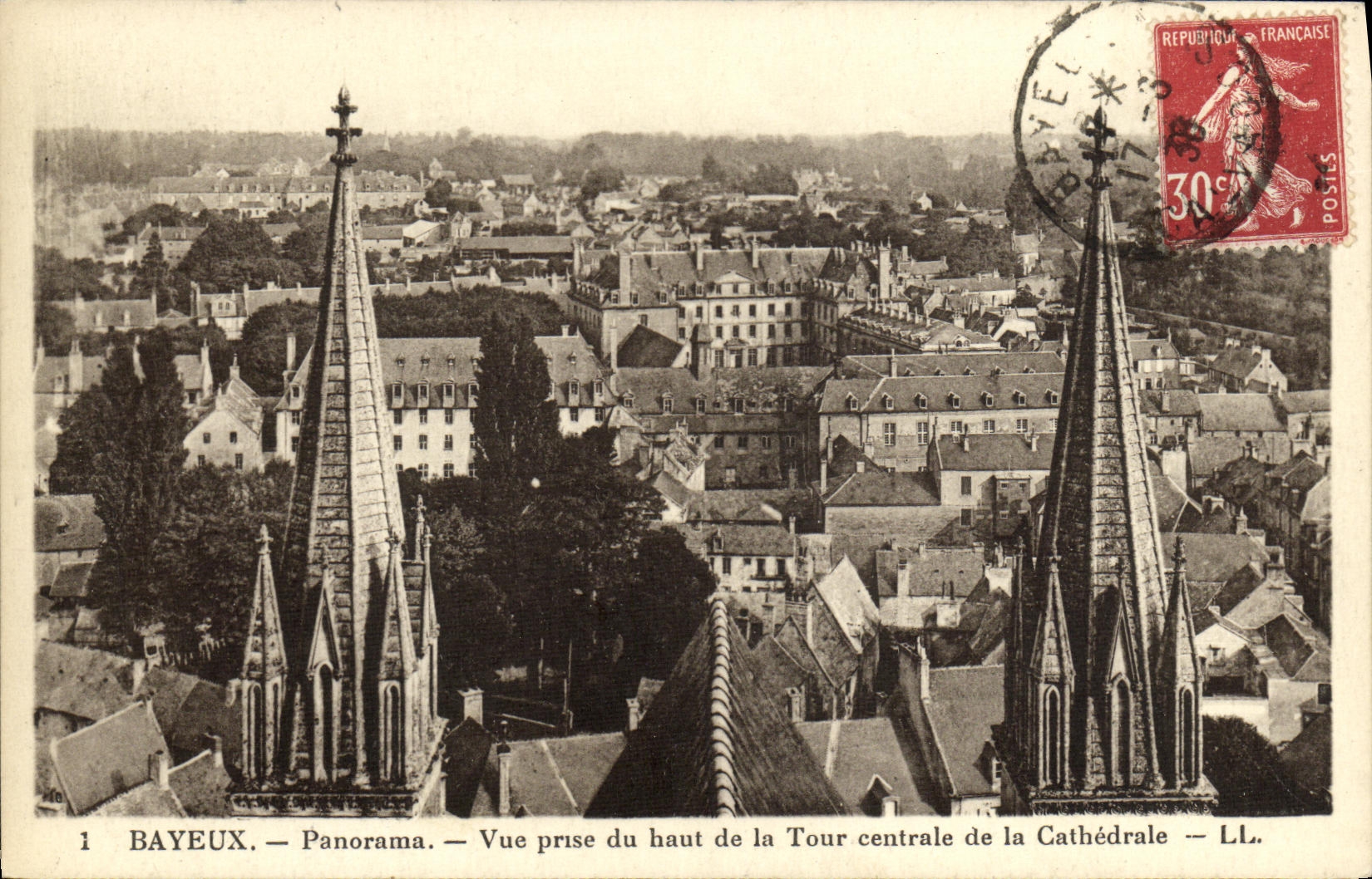 Panorama de Bayeux de la POSTAL de la VENDIMIA vista de Baut de la torre central de la catedral