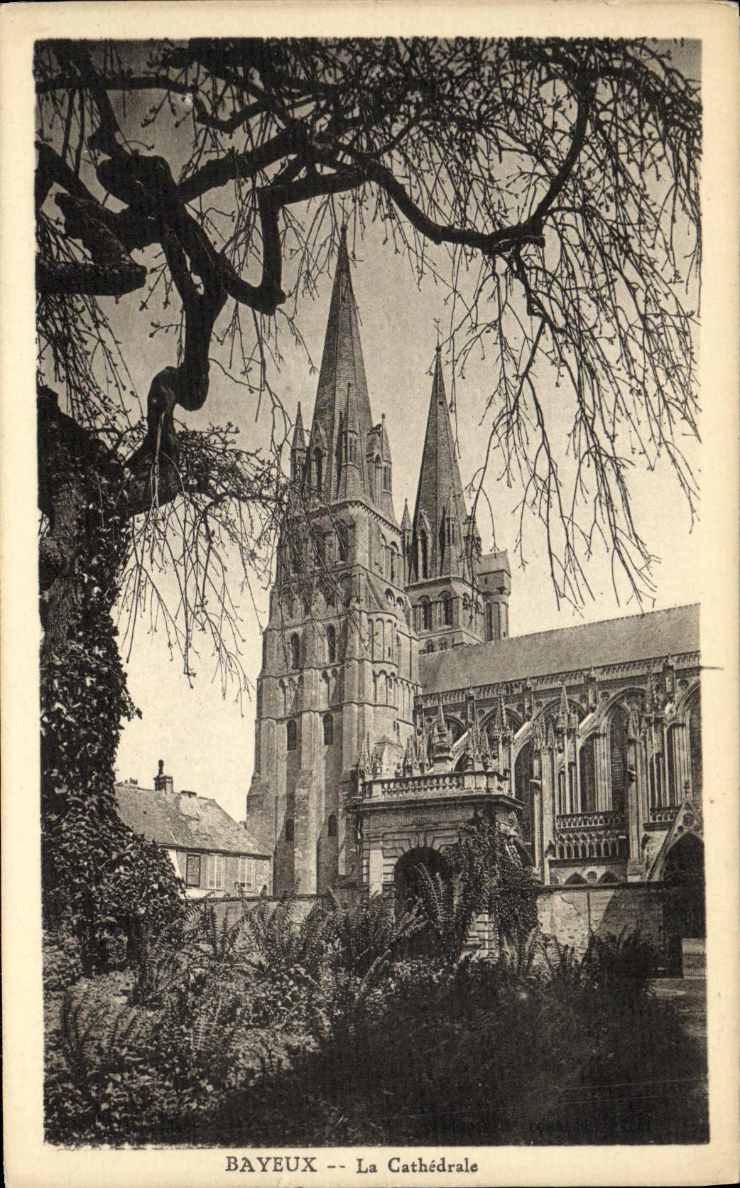 CPA Bayeux La Cathedrale 