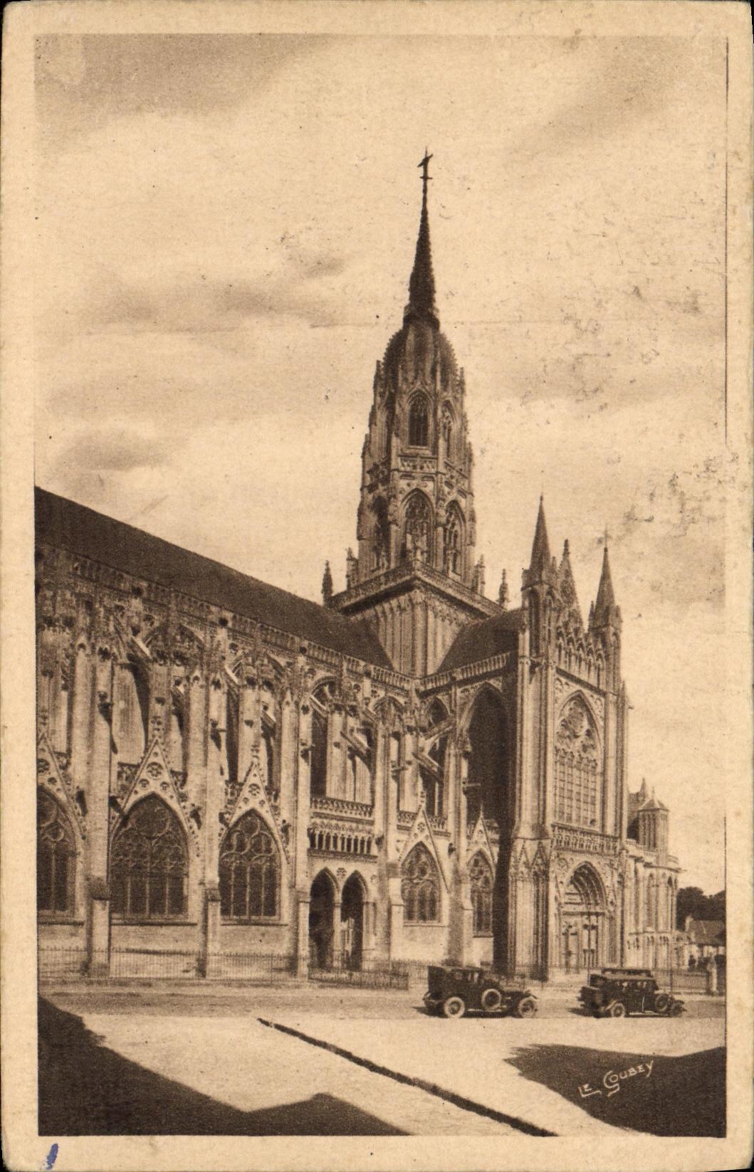POSTAL Bayeux de la VENDIMIA la catedral de Notre Dame la torre central