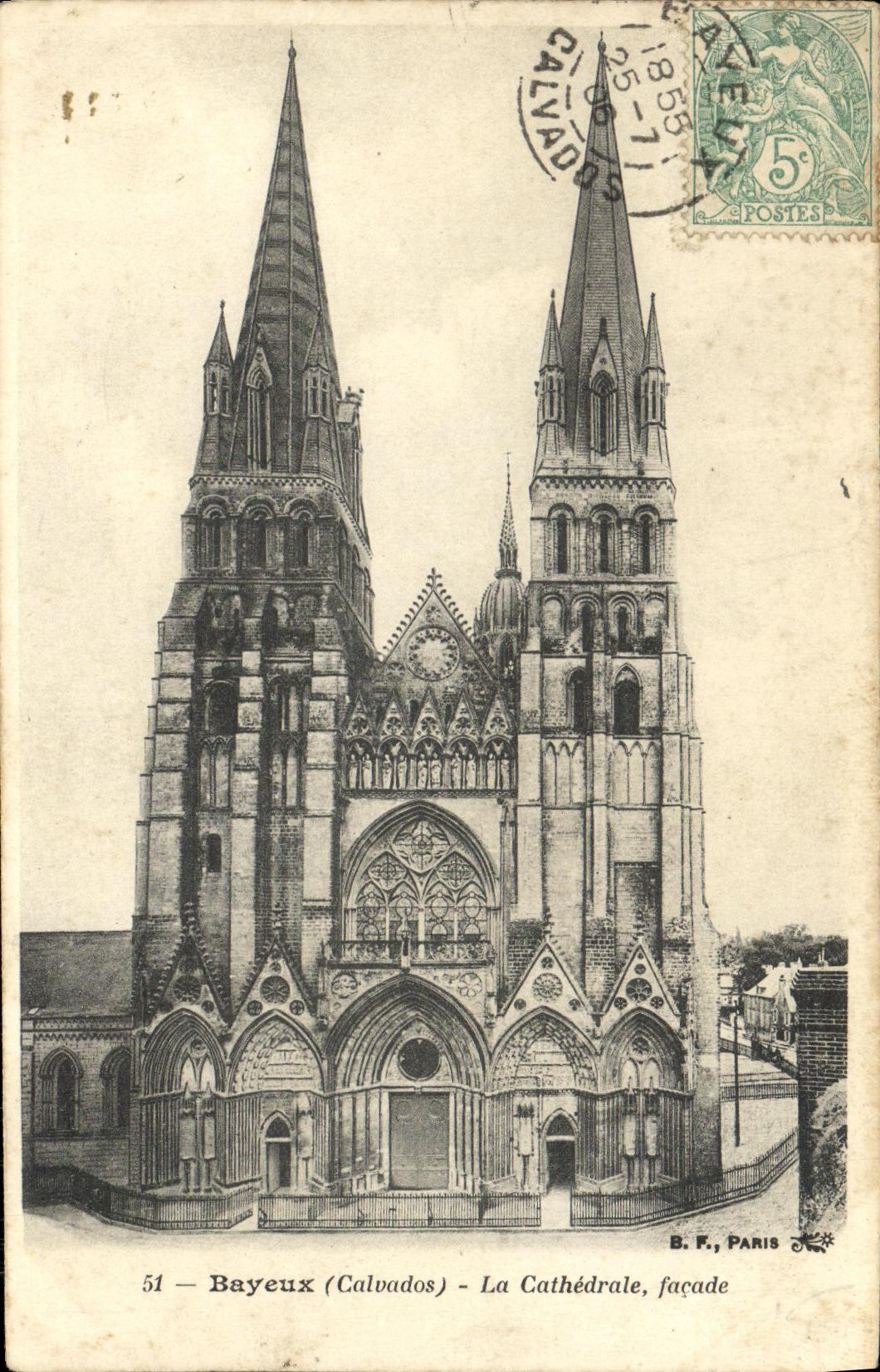 CPA Bayeux La Cathedrale Cote Sud