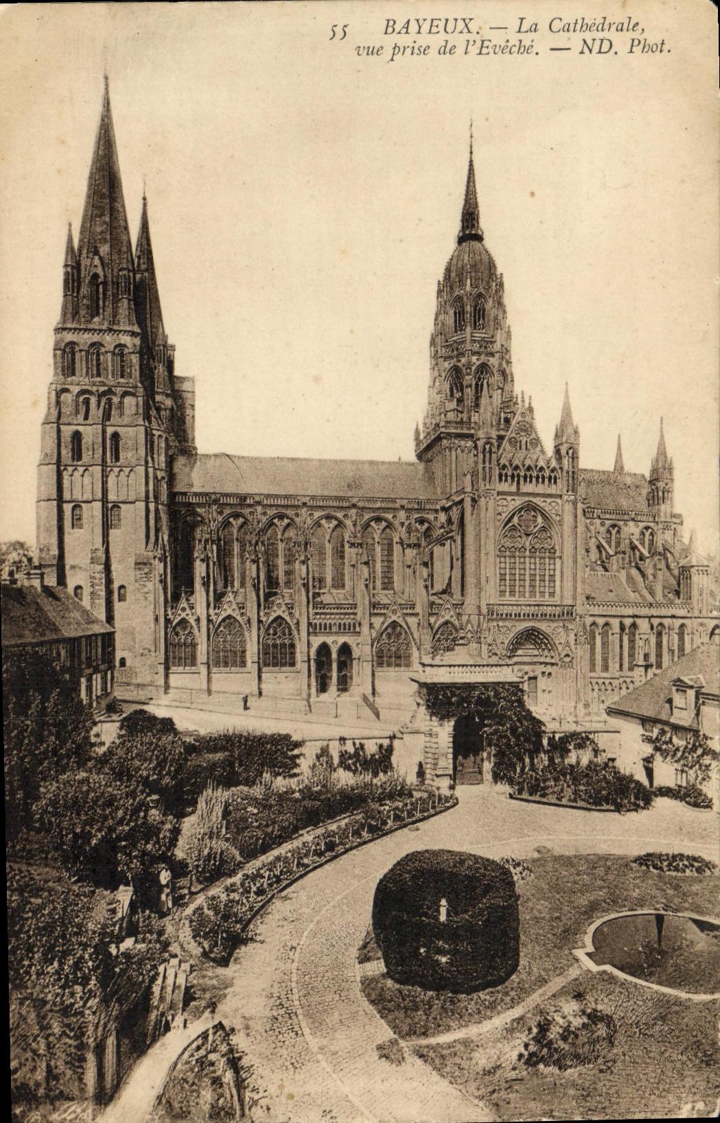 CPA Bayeux La Cathedrale Vue Prise de L eveche