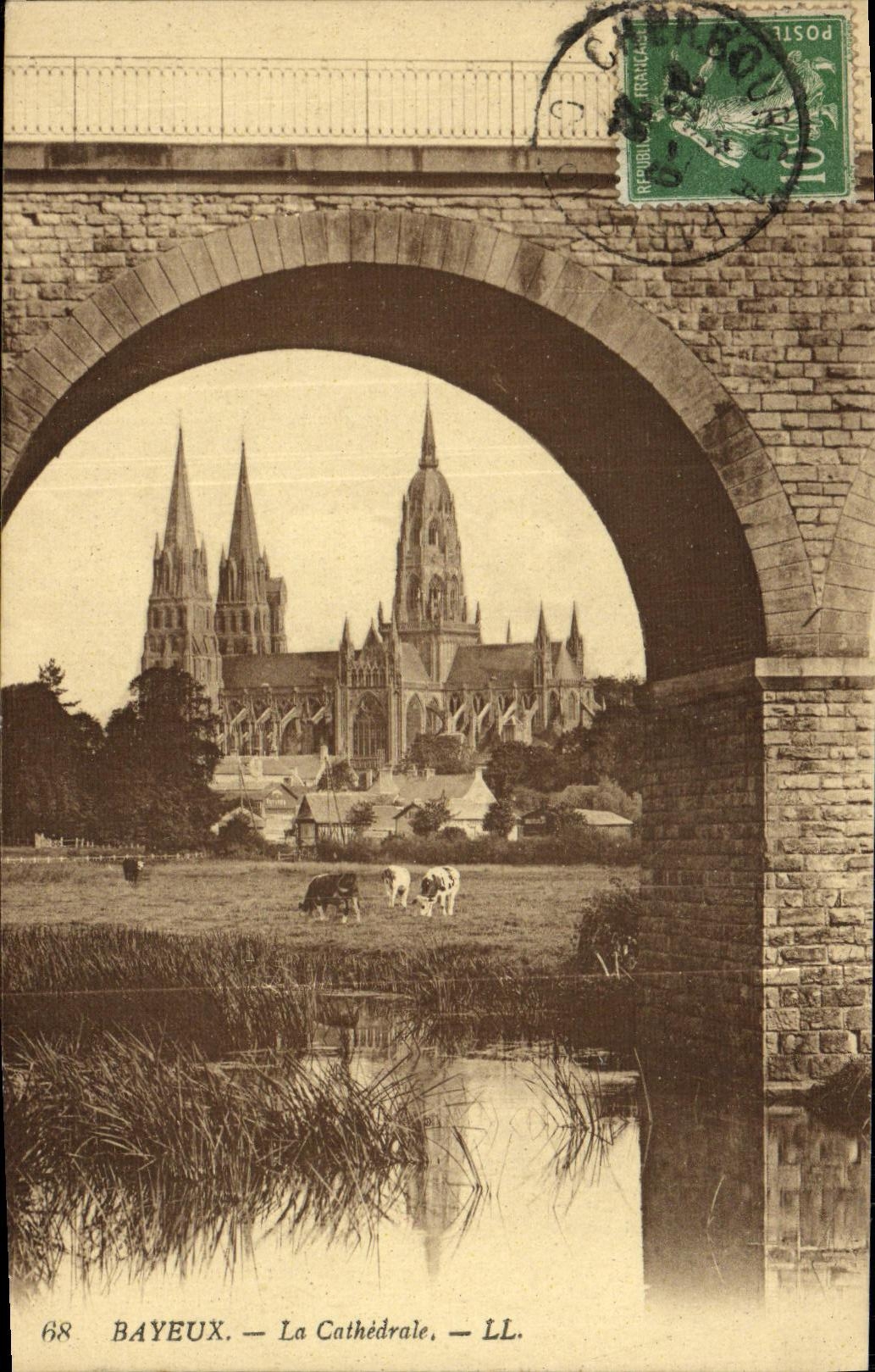 CPA Bayeux La Cathedrale Vaches