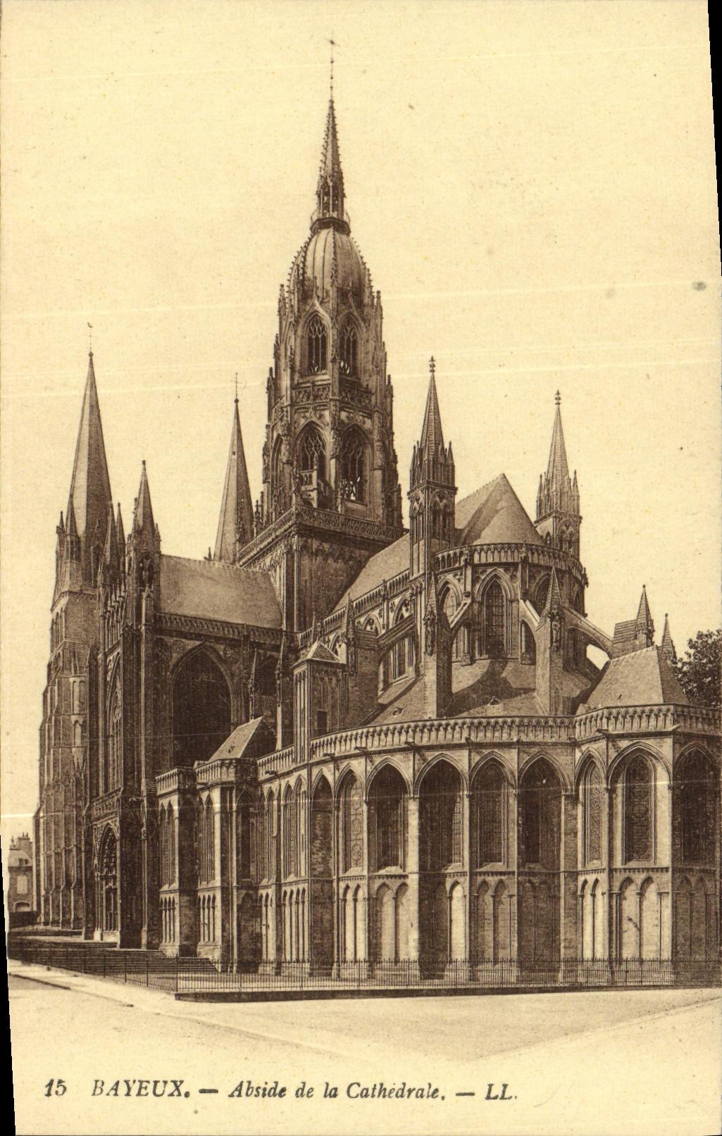 POSTAL Bayeux de la VENDIMIA el Apse de la catedral