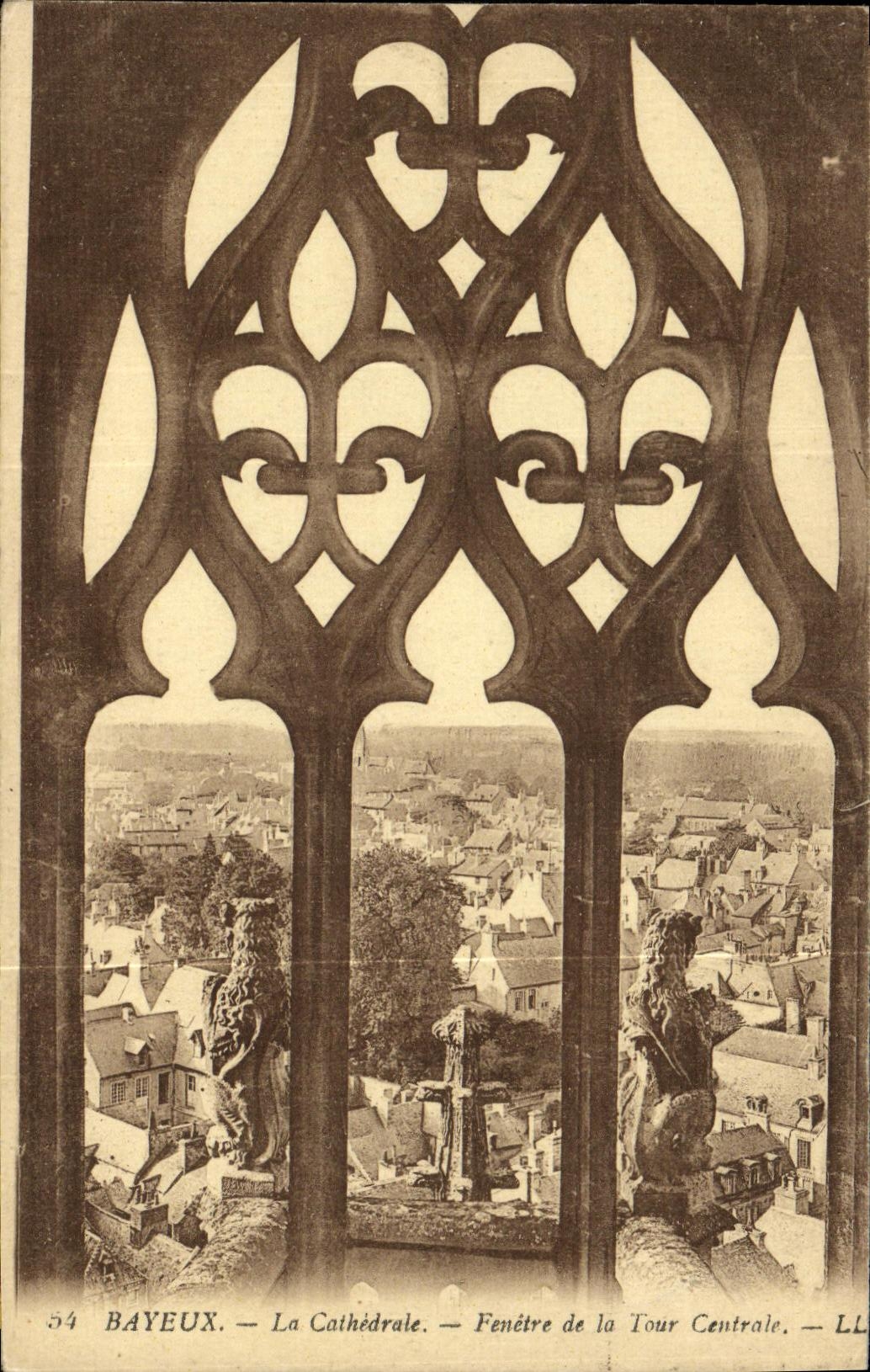 POSTAL Bayeux de la VENDIMIA la torre de la central de Fenestrates de la catedral