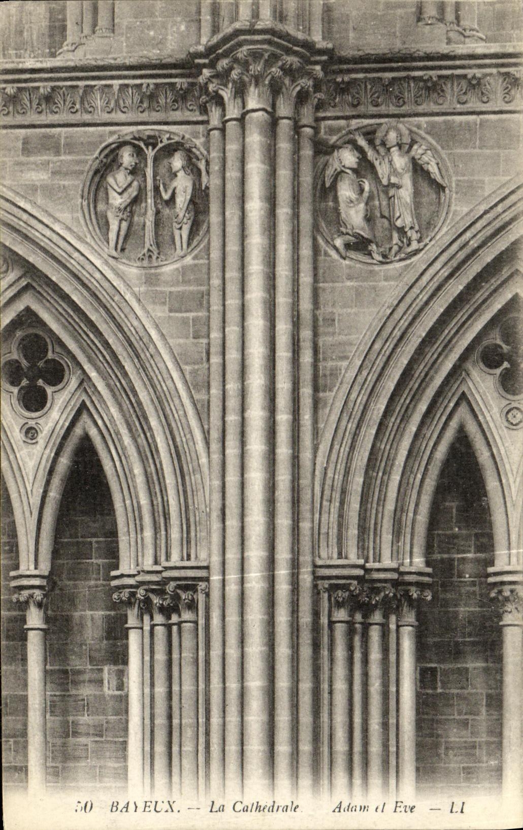 CPA Bayeux La Cathedrale Adam et Eve