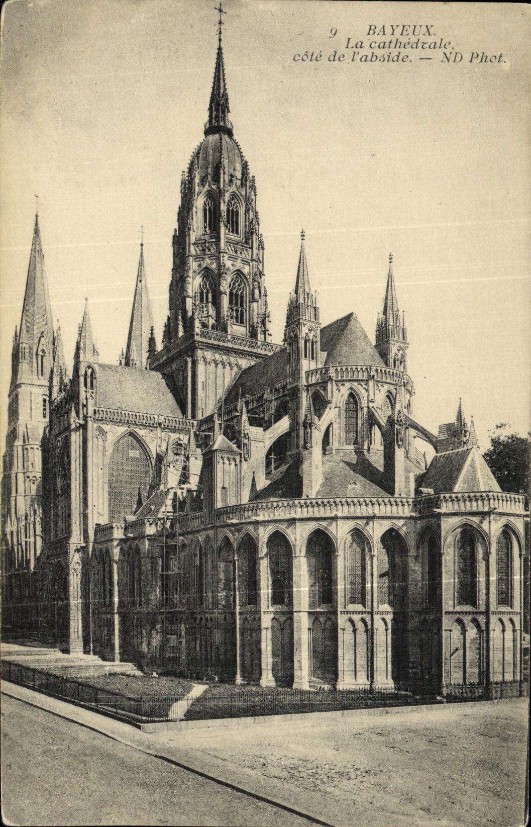 La POSTAL Bayeux de la VENDIMIA la catedral dimensiona L Apse