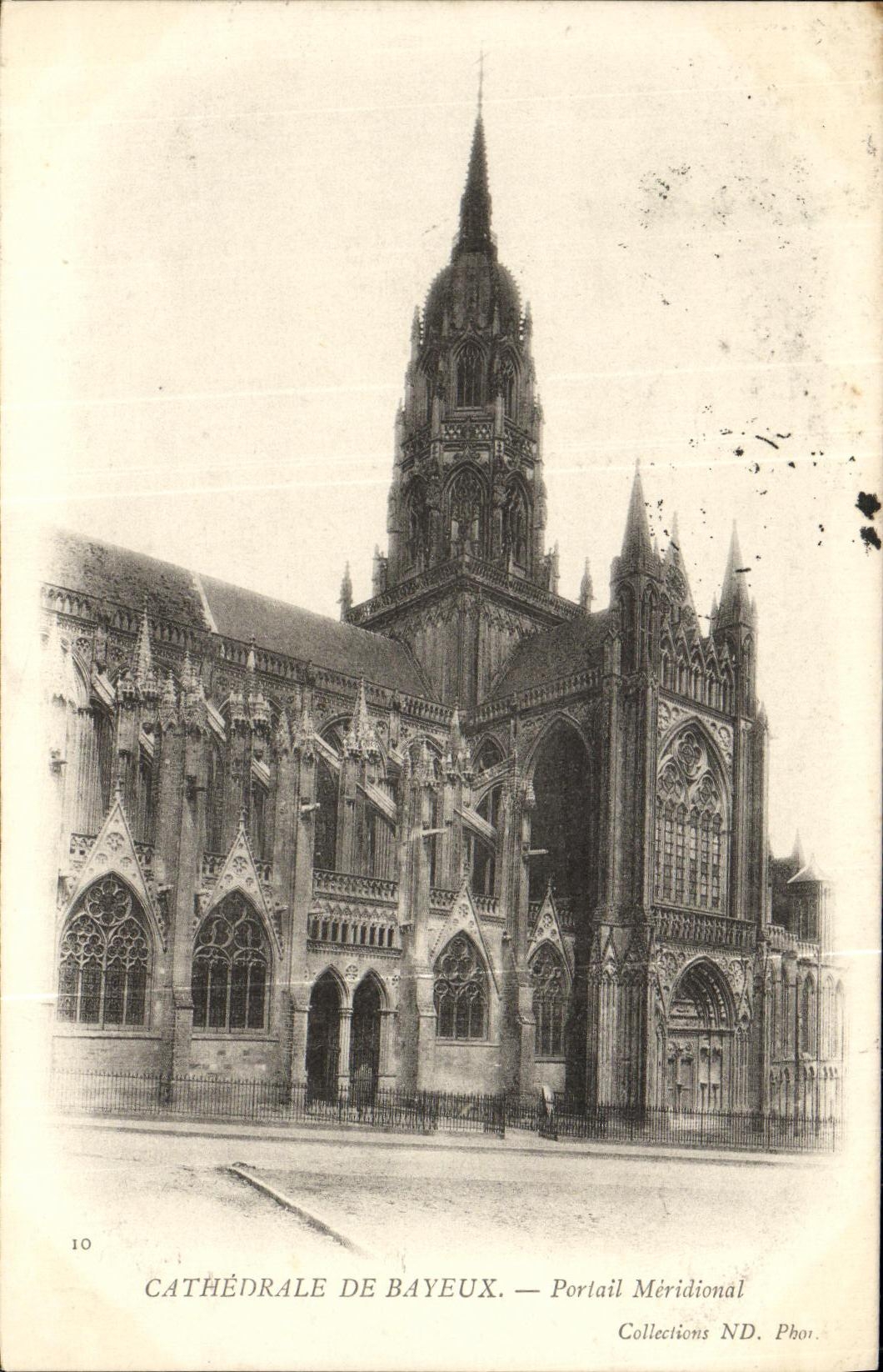 CPA Bayeux La Cathedrale Portail Meridional