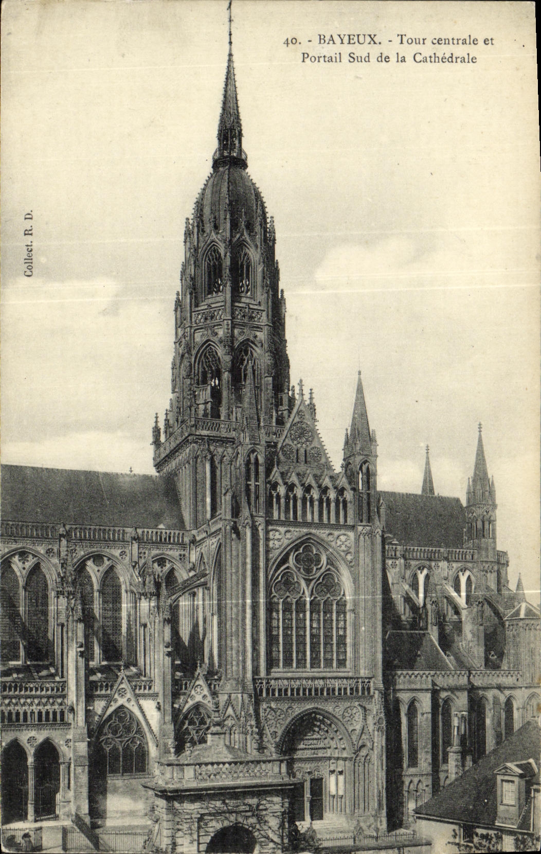 Torre central de Bayeux de la POSTAL de la VENDIMIA y puerta meridional de la catedral