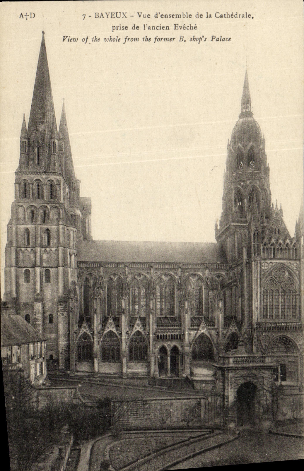 POSTAL D vista Bayeux de la VENDIMIA junto de la catedral tomada de L viejo eveche