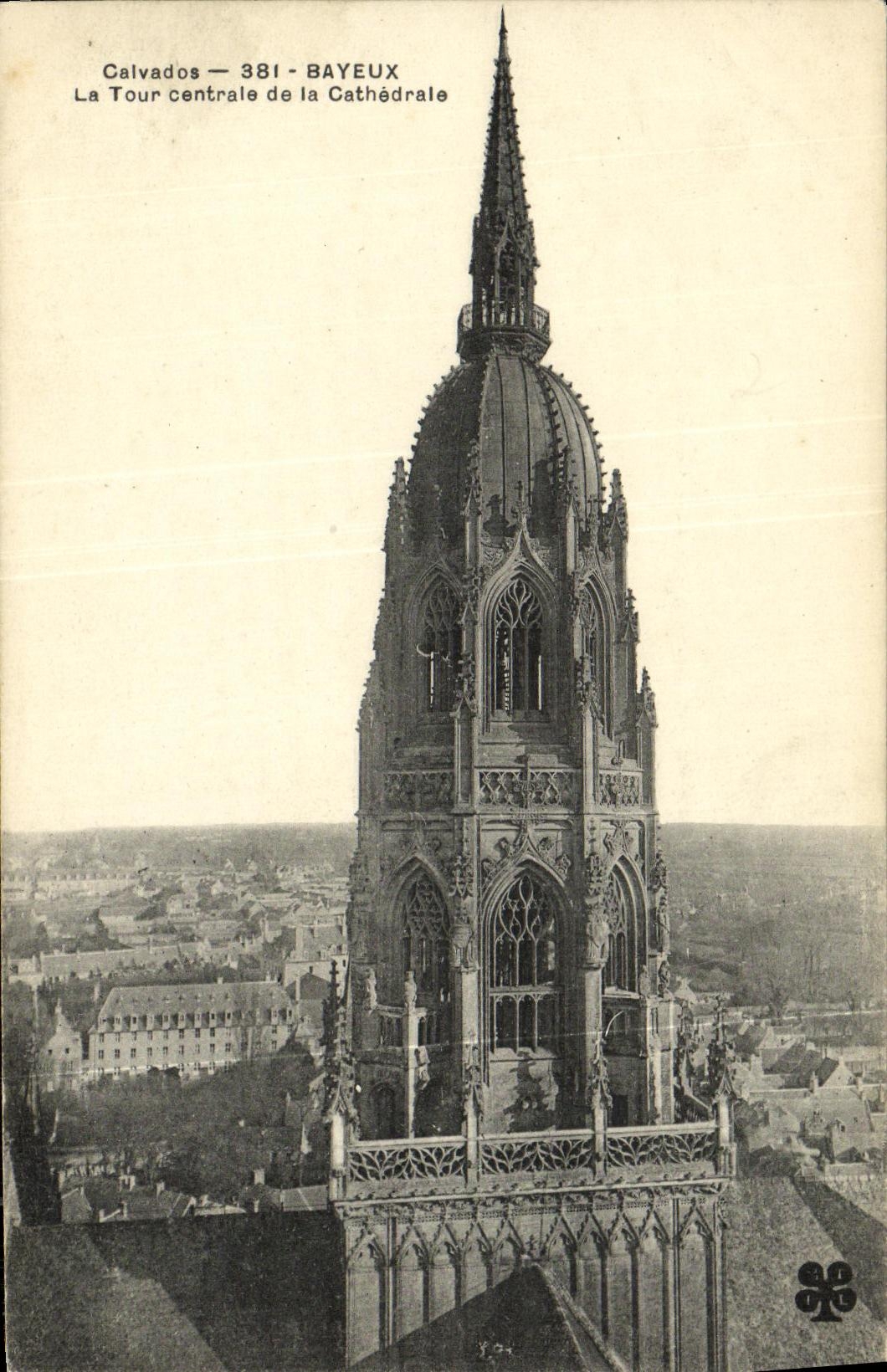 Catedral central de la torre de Bayeux de la POSTAL de la VENDIMIA