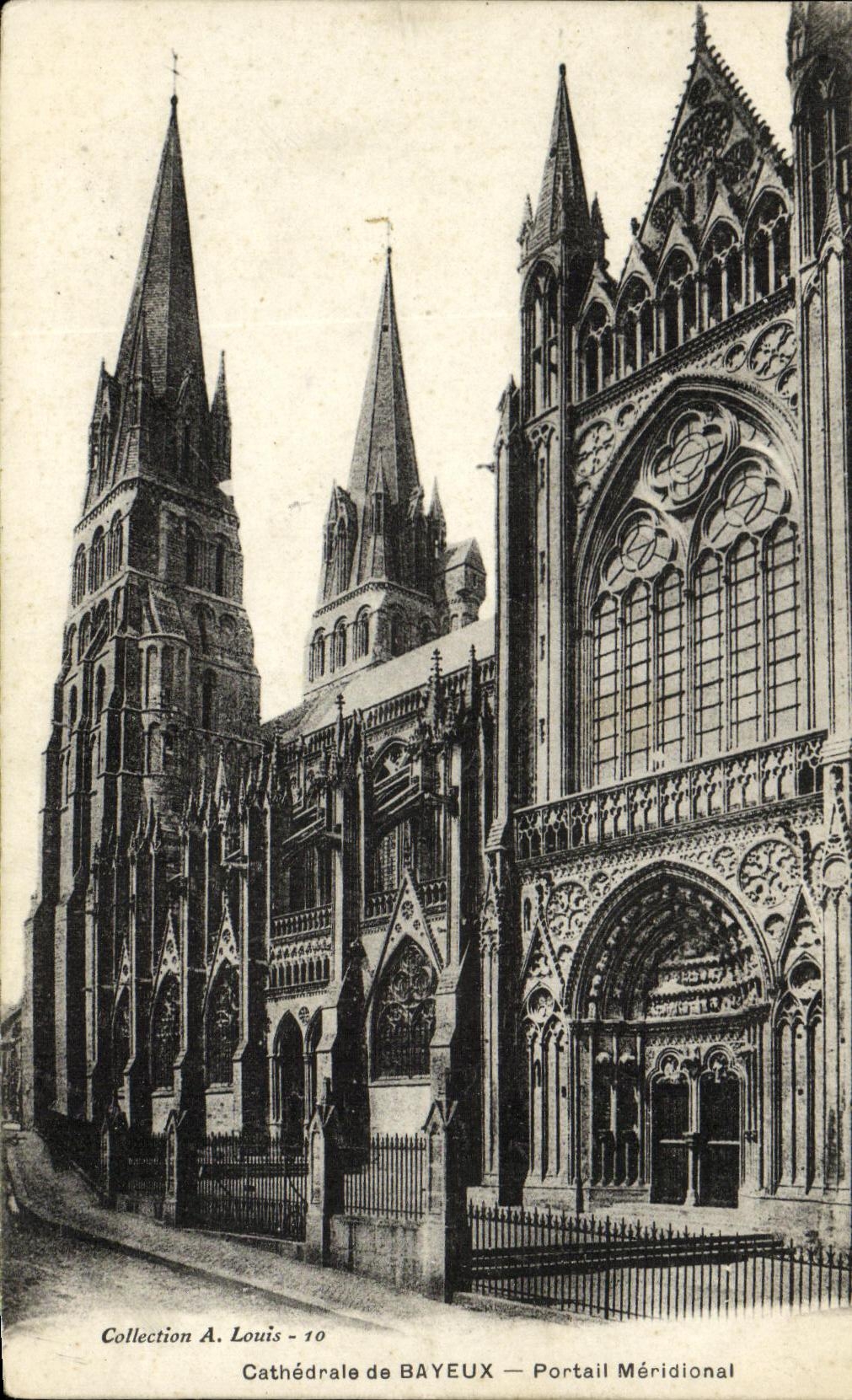 CPA Cathedrale de Bayeux Portail Meridional