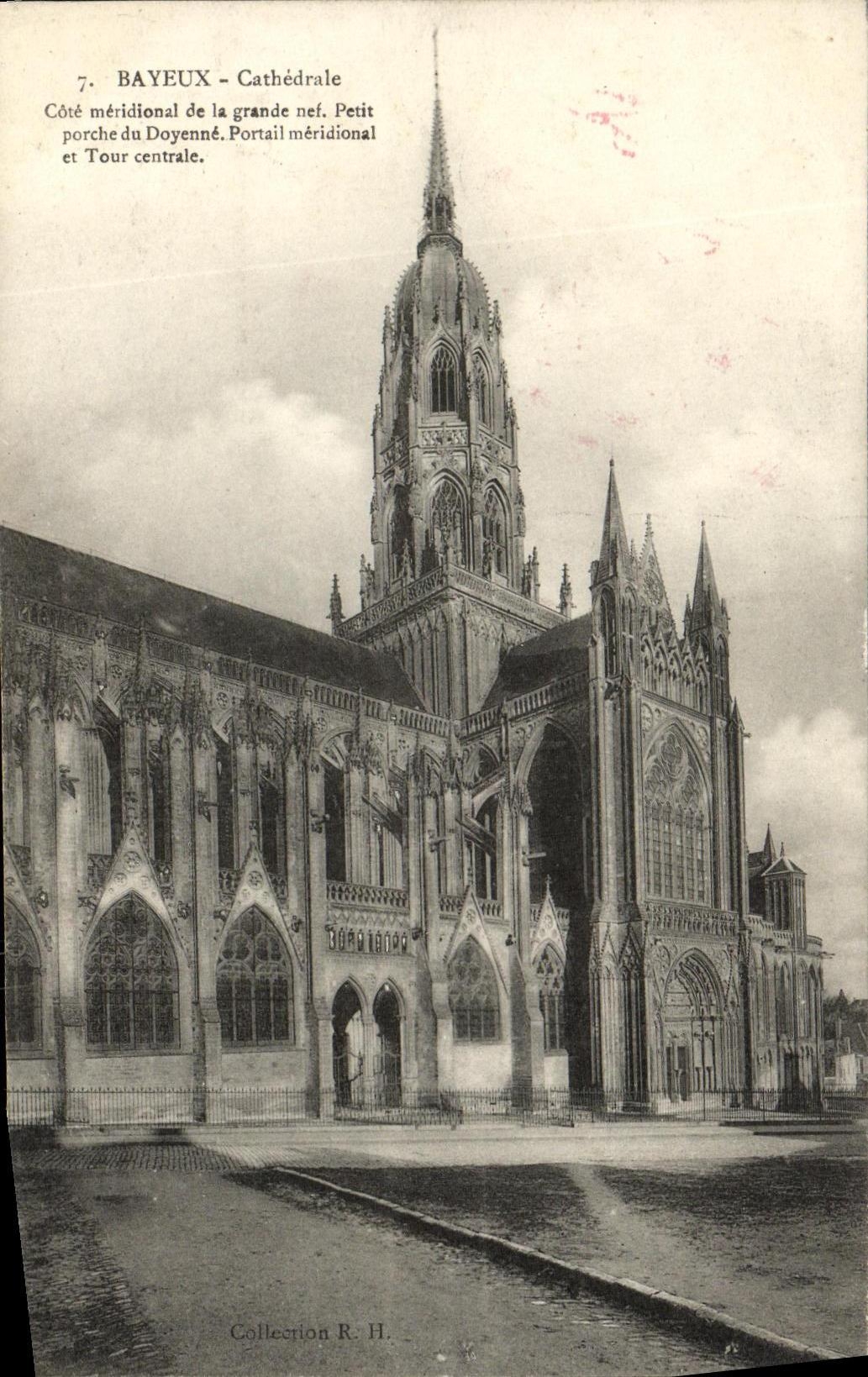 La POSTAL Cathedrale de la VENDIMIA de Bayeux dimensiona el portico pequeno del gran cubo mas situado mas al sur de la mas situado mas al sur el Portail mayor y lleva la central