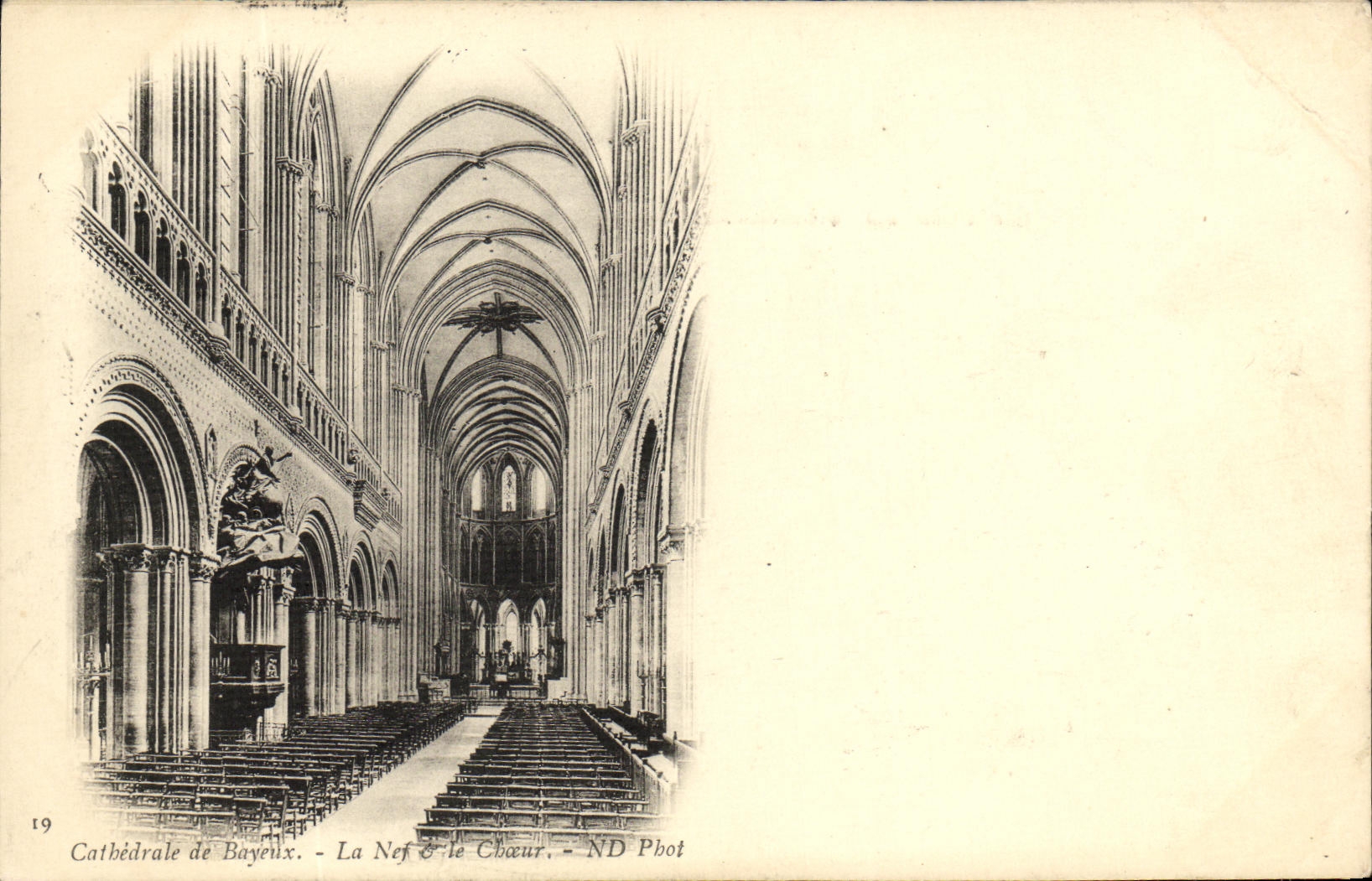 CPA Bayeux La Nef le Choeur