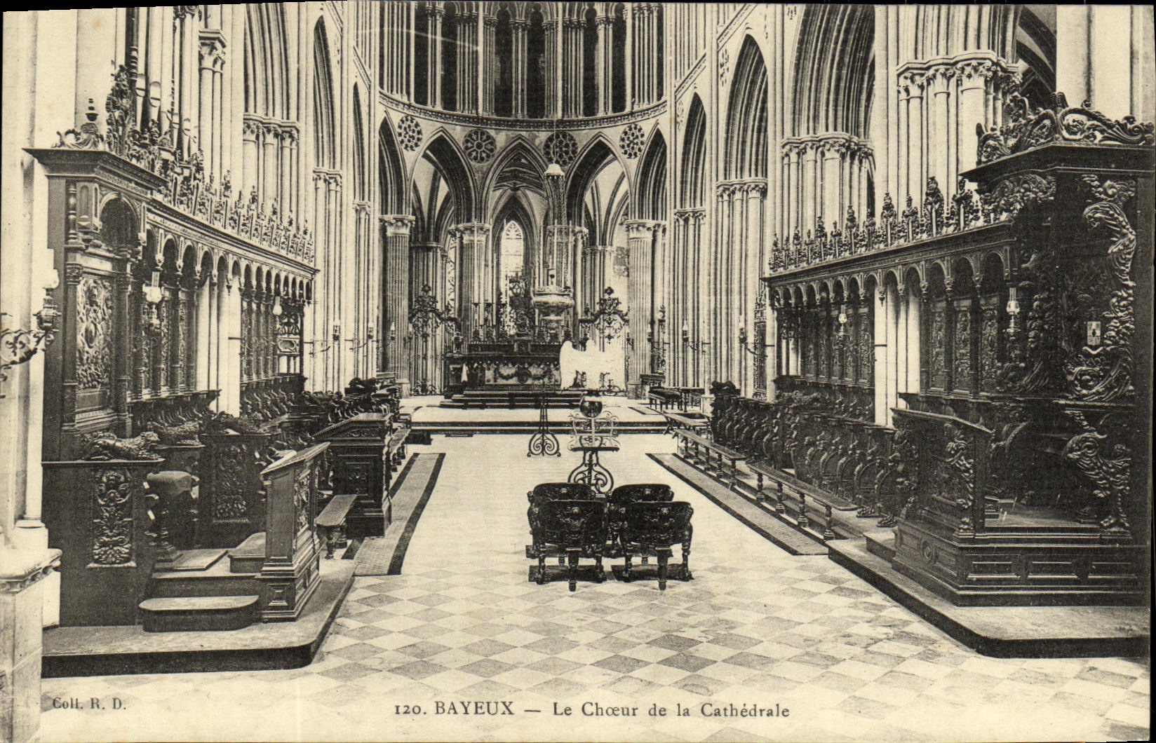 CPA Bayeux La Cathedrale Le Choeur