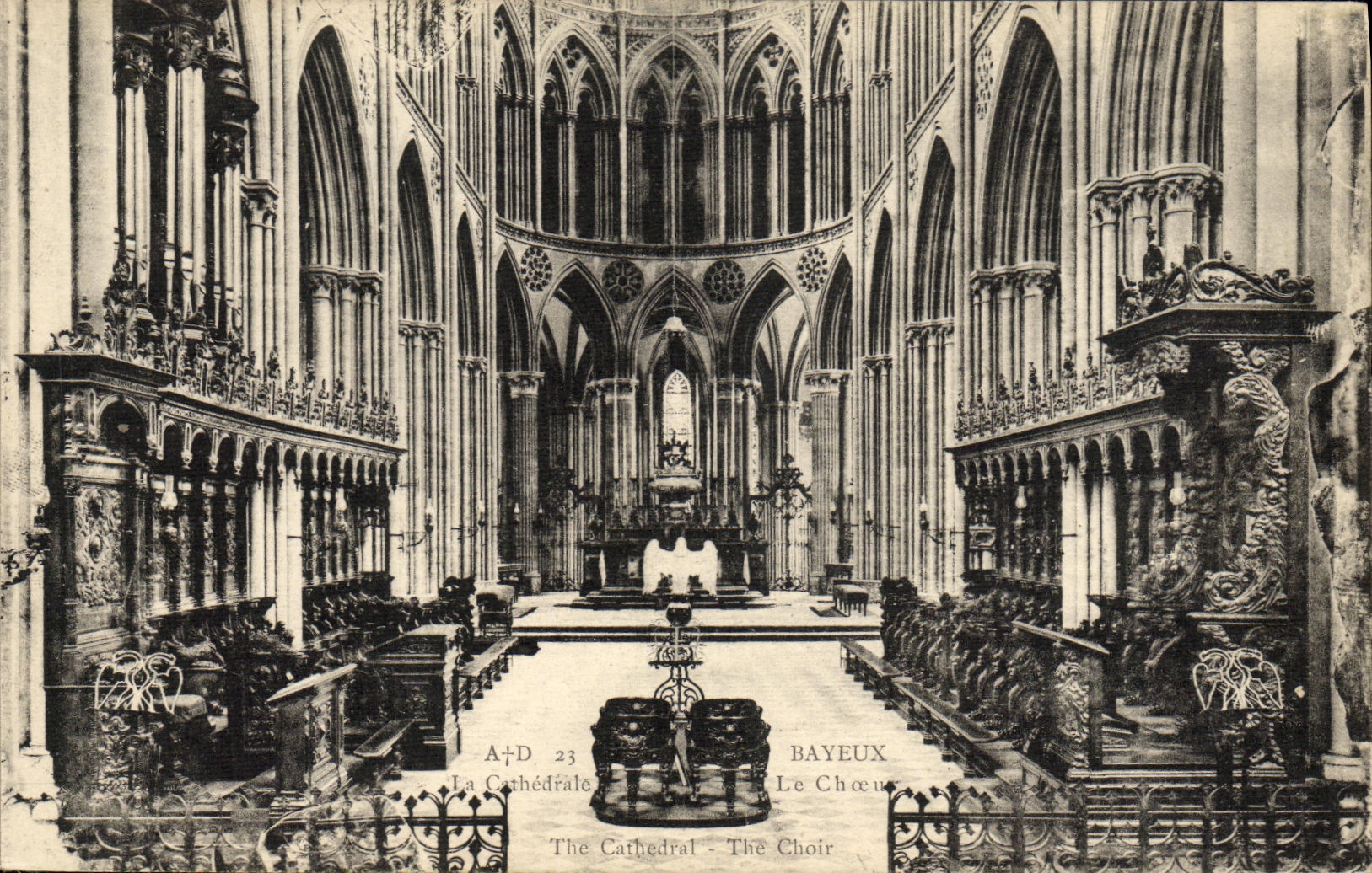 CPA Bayeux Le choeur de la Cathedrale